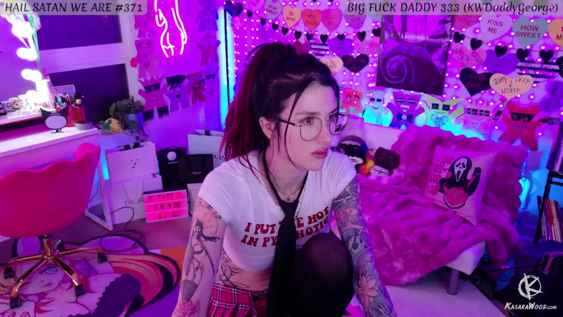 Gallery image thumbnail from KasaraWood's myfreecams stream on, 03/17/2025, 03:55 image 11 of 20