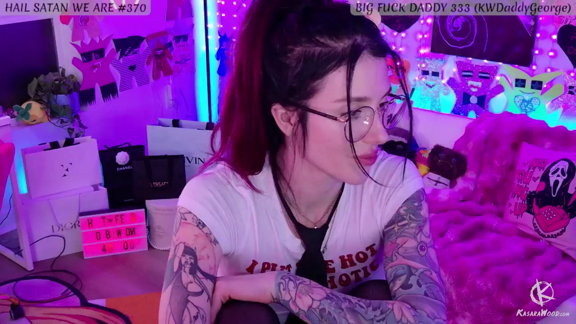 Gallery image thumbnail from KasaraWood's myfreecams stream on, 03/17/2025, 03:55 image 13 of 20