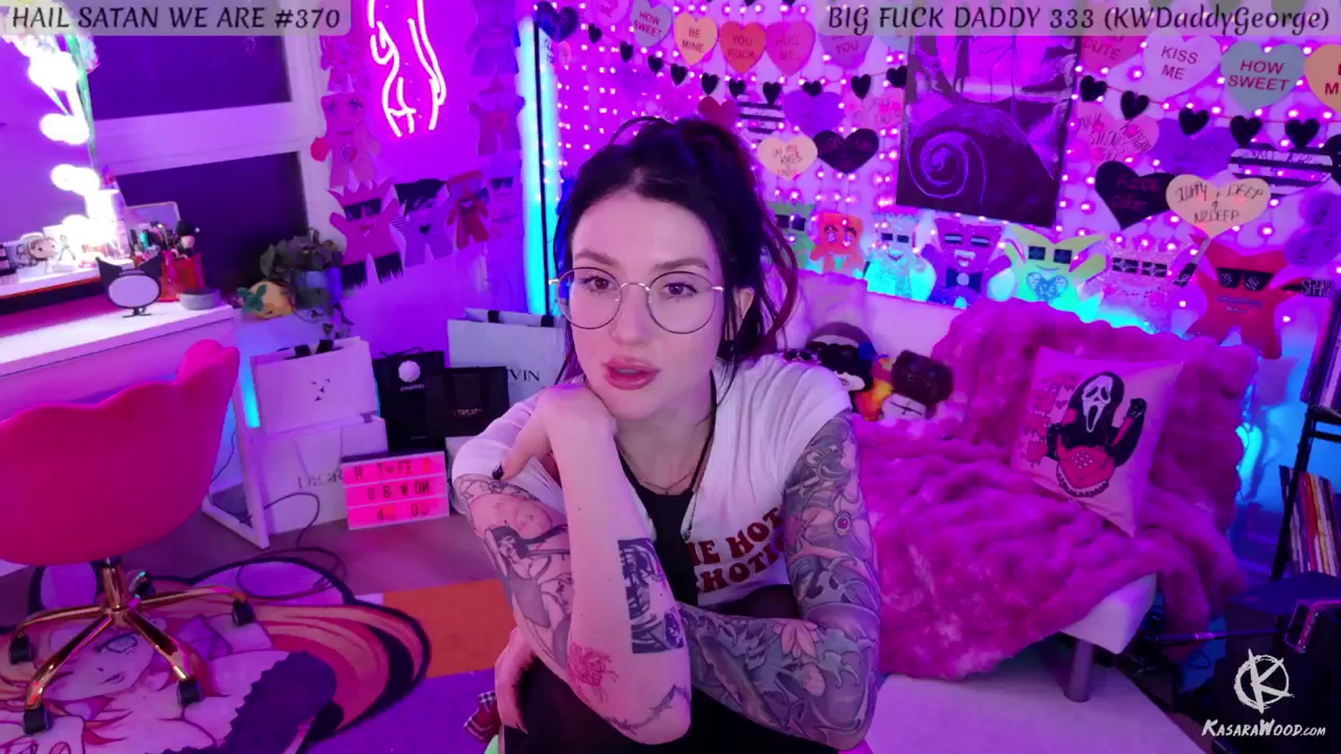 Gallery image thumbnail from KasaraWood's myfreecams stream on, 03/17/2025, 03:55 image 15 of 20