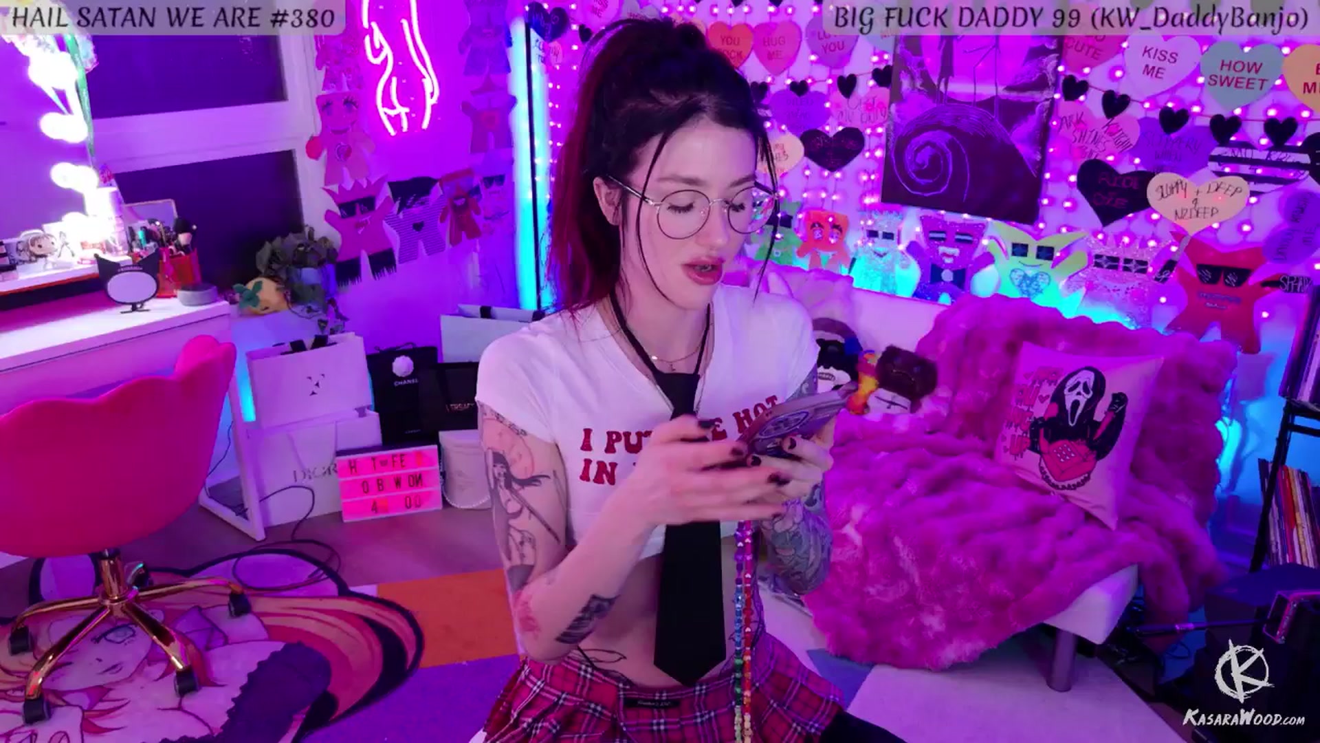 Gallery image thumbnail from KasaraWood's myfreecams stream on, 03/17/2025, 03:55 image 6 of 20