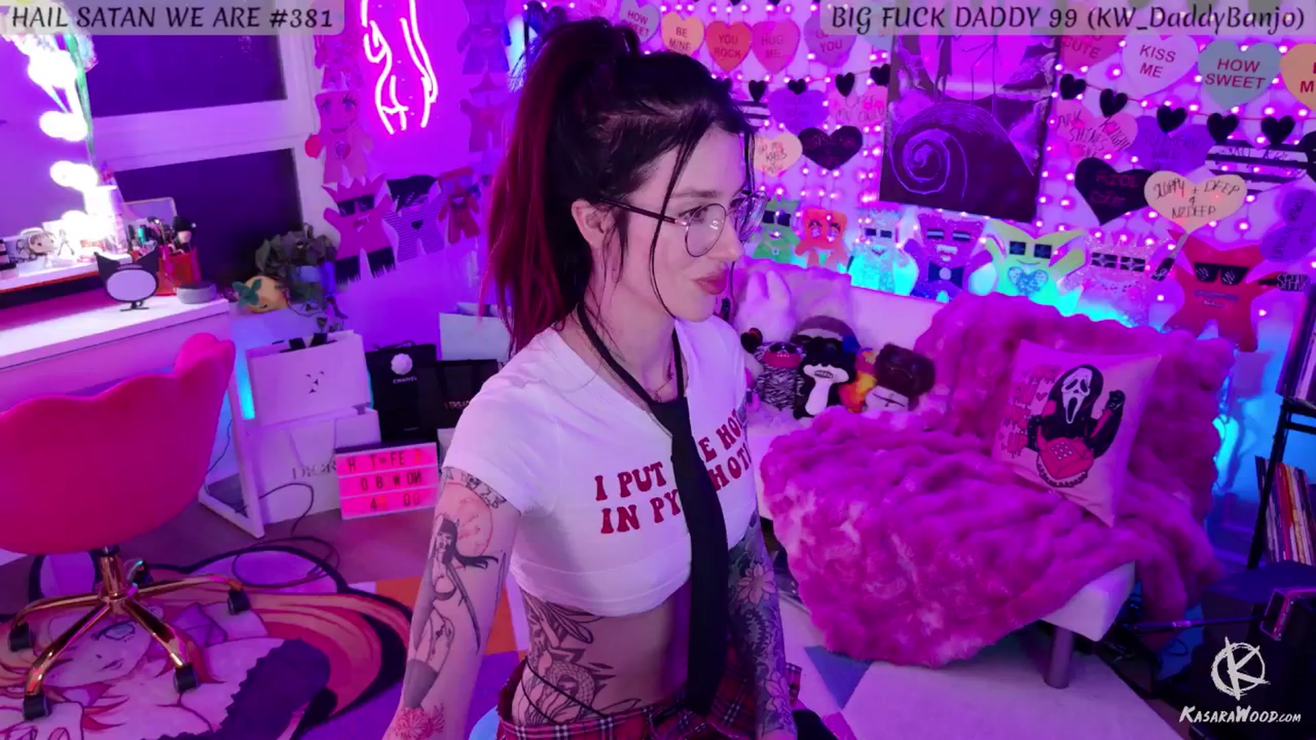Gallery image thumbnail from KasaraWood's myfreecams stream on, 03/17/2025, 03:55 image 8 of 20