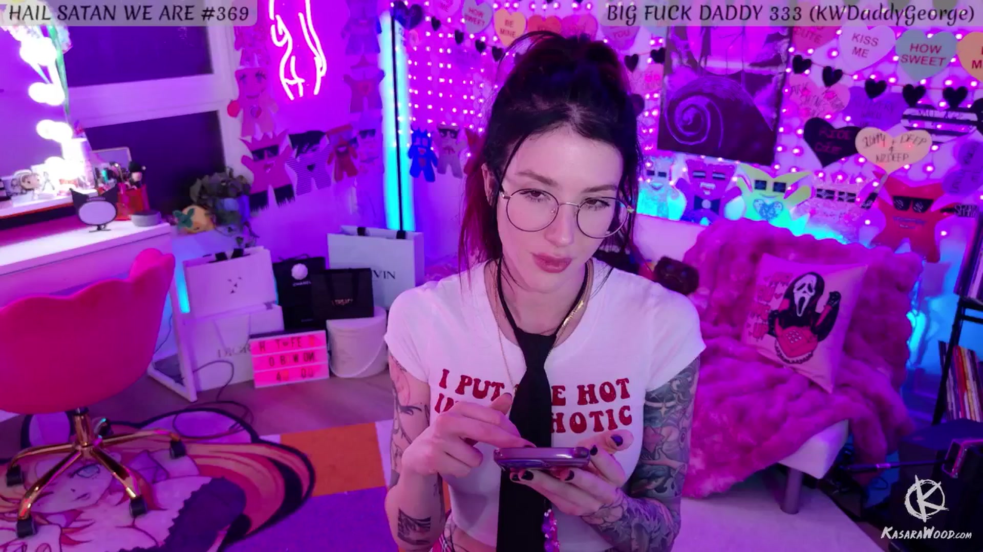 Gallery image thumbnail from KasaraWood's myfreecams stream on, 03/17/2025, 03:55 image 19 of 20