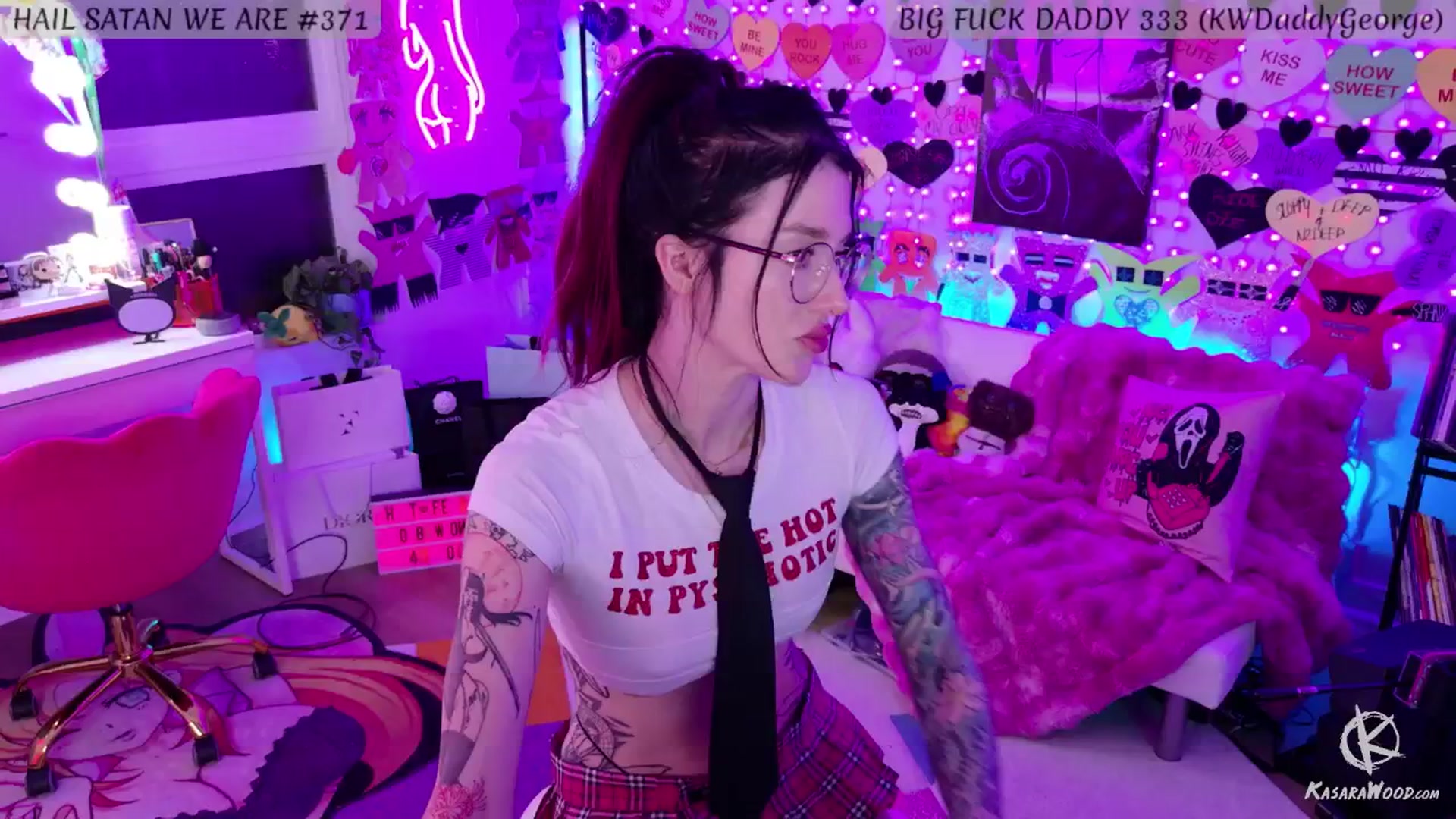 Gallery image thumbnail from KasaraWood's myfreecams stream on, 03/17/2025, 03:55 image 10 of 20