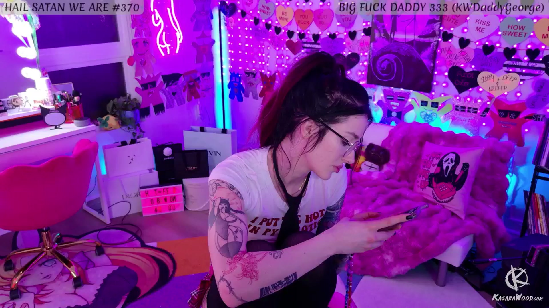 Gallery image thumbnail from KasaraWood's myfreecams stream on, 03/17/2025, 03:55 image 16 of 20