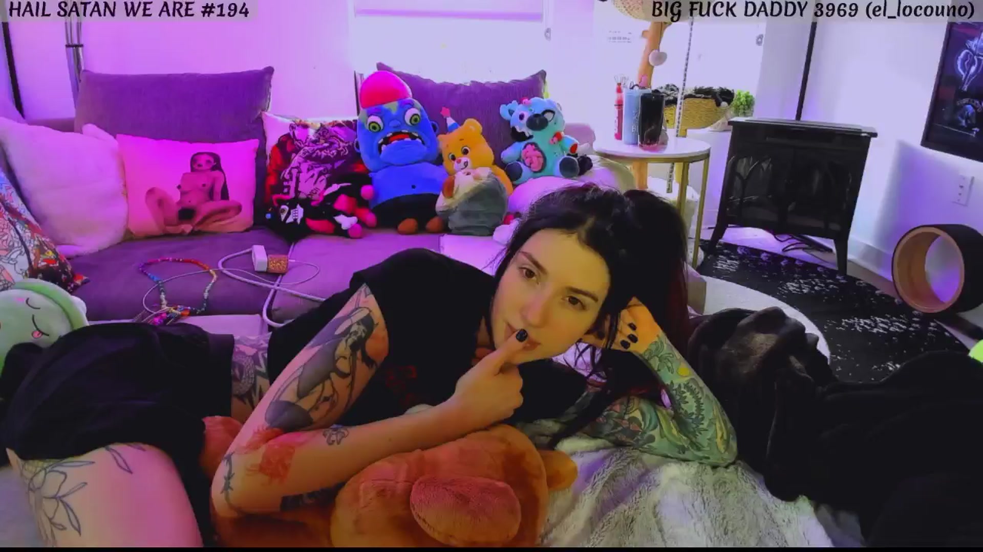 Gallery image thumbnail from KasaraWood's myfreecams stream on, 03/23/2025, 01:26 image 6 of 20