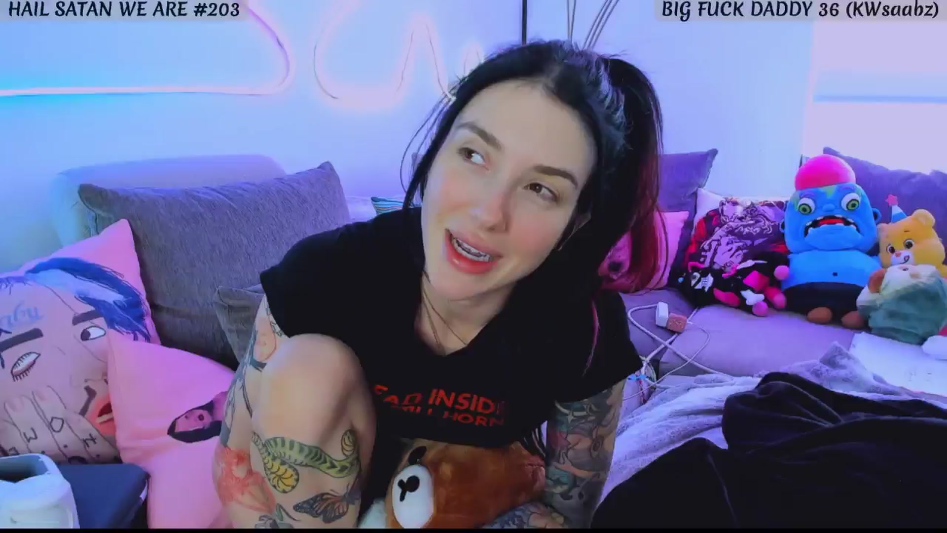 Gallery image thumbnail from KasaraWood's myfreecams stream on, 03/23/2025, 01:26 image 1 of 20