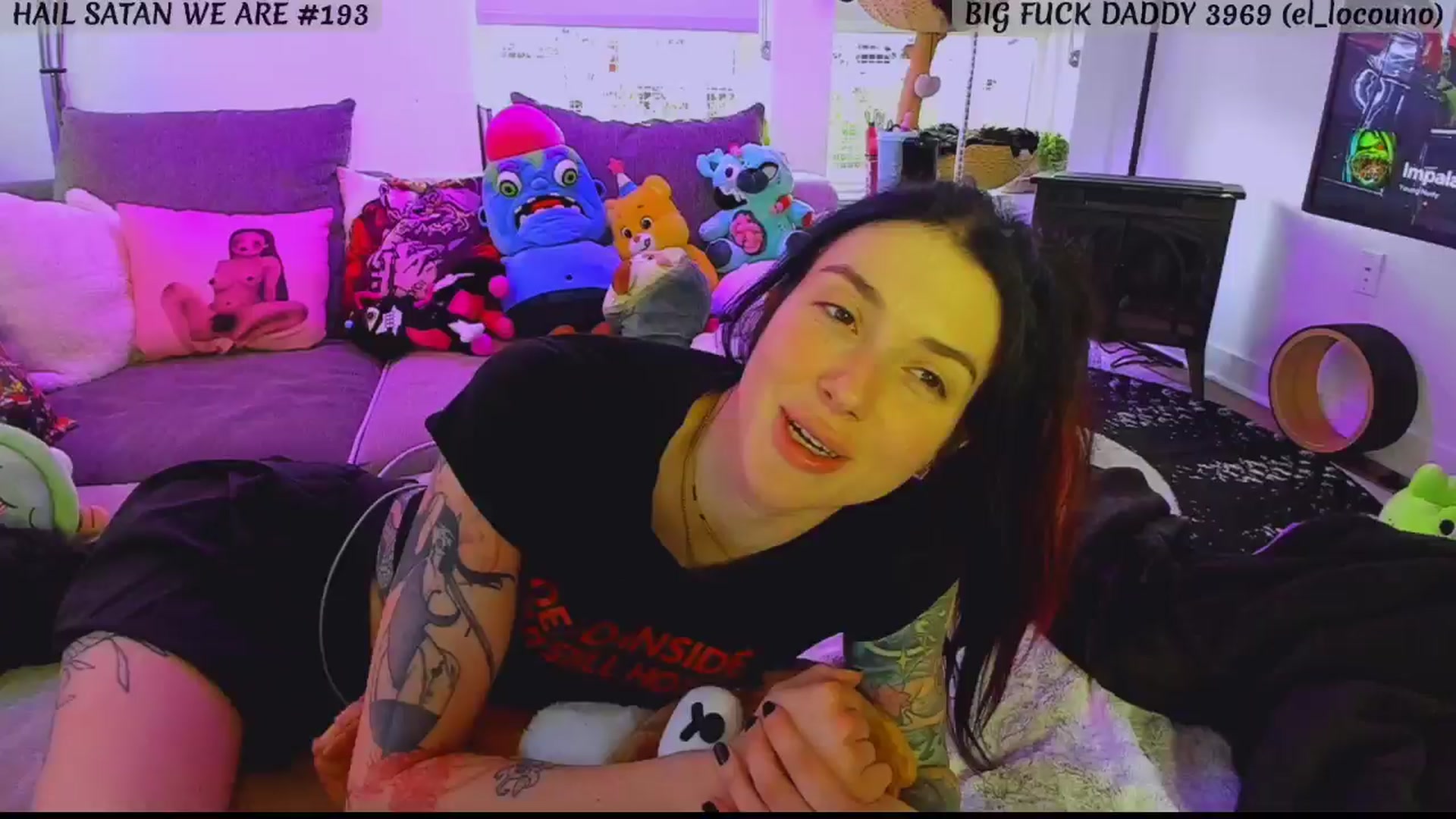 Gallery image thumbnail from KasaraWood's myfreecams stream on, 03/23/2025, 01:26 image 17 of 20
