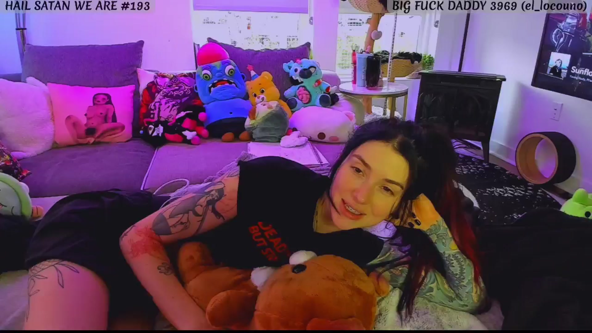 Gallery image thumbnail from KasaraWood's myfreecams stream on, 03/23/2025, 01:26 image 16 of 20