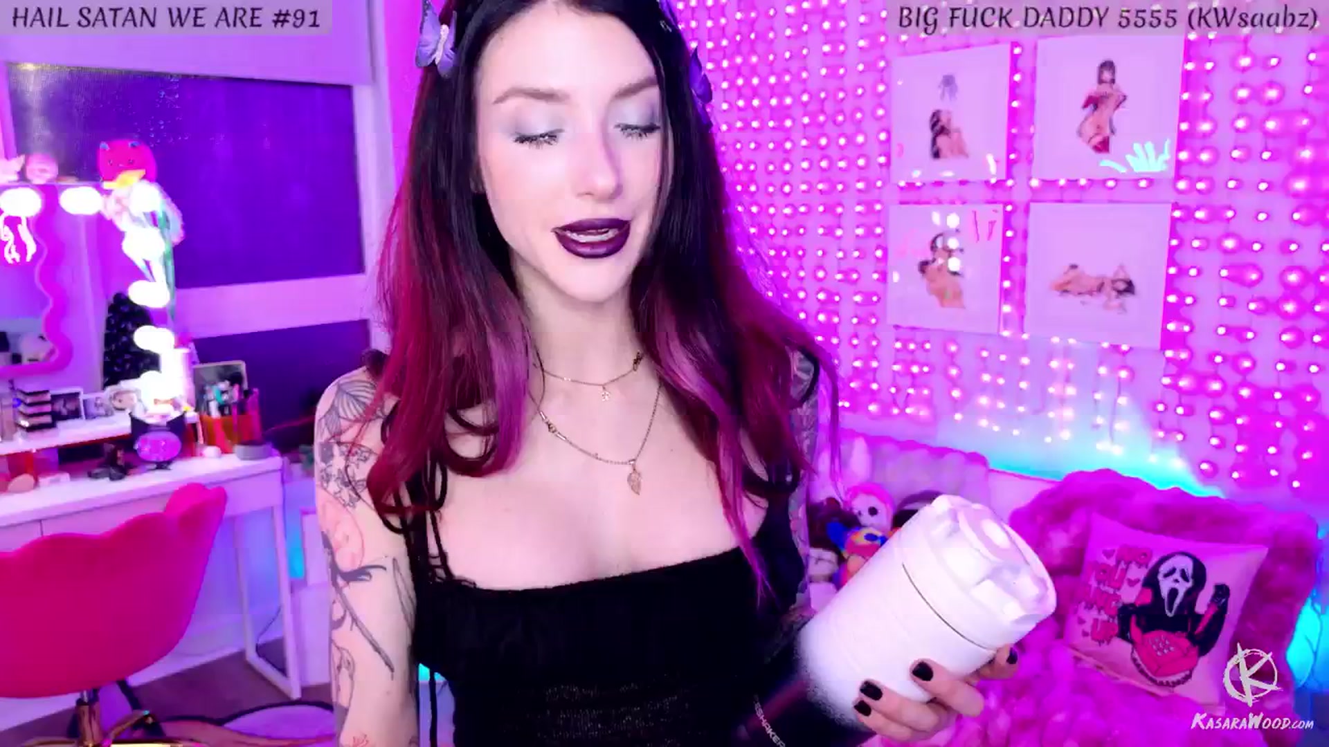 Gallery image thumbnail from KasaraWood's myfreecams stream on, 04/02/2025, 03:40 image 17 of 20