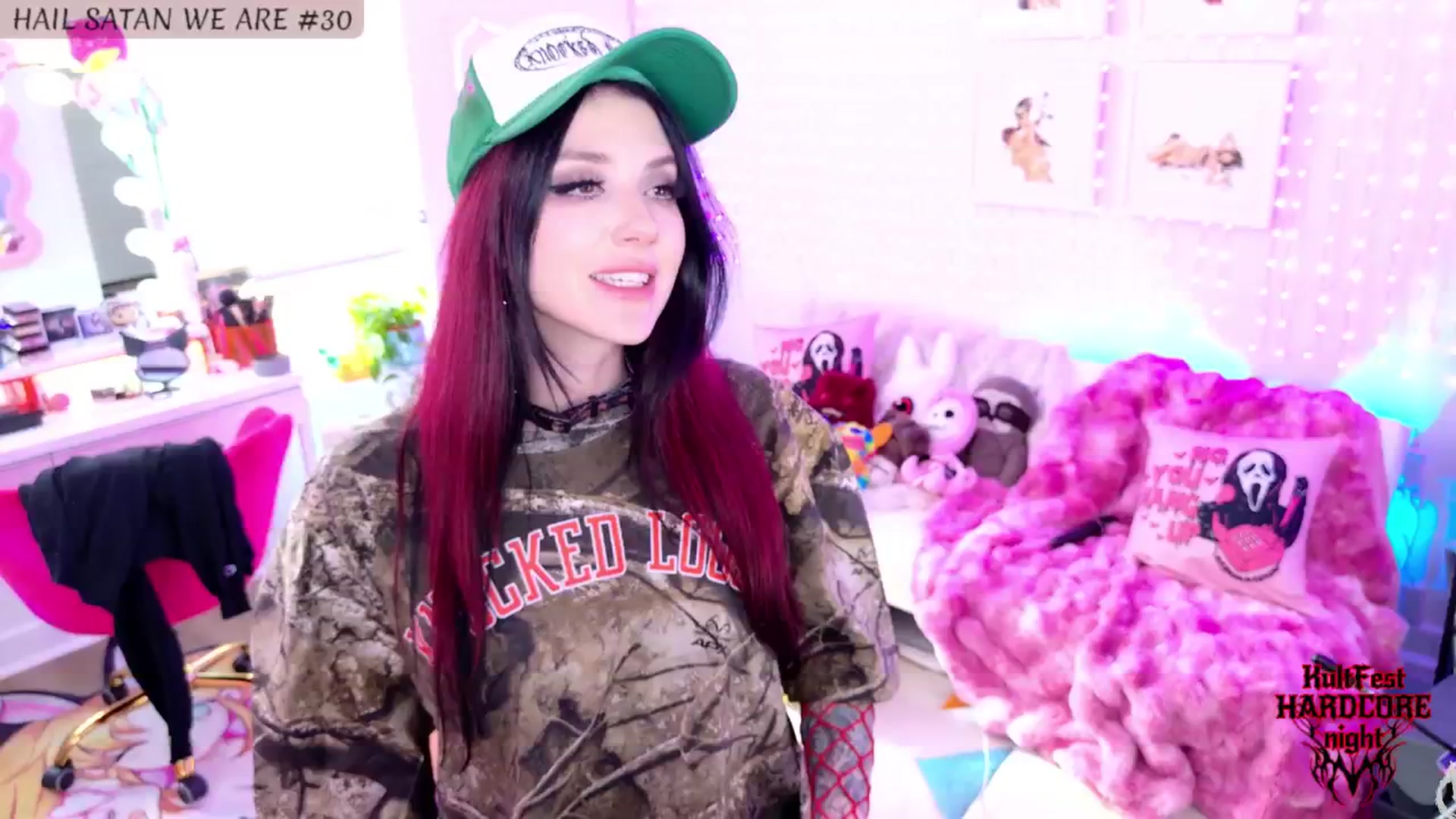 Gallery image thumbnail from KasaraWood's myfreecams stream on, 04/06/2025, 04:22 image 2 of 20