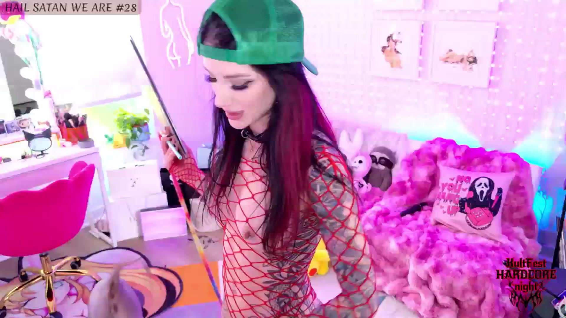 Gallery image thumbnail from KasaraWood's myfreecams stream on, 04/06/2025, 04:22 image 6 of 20