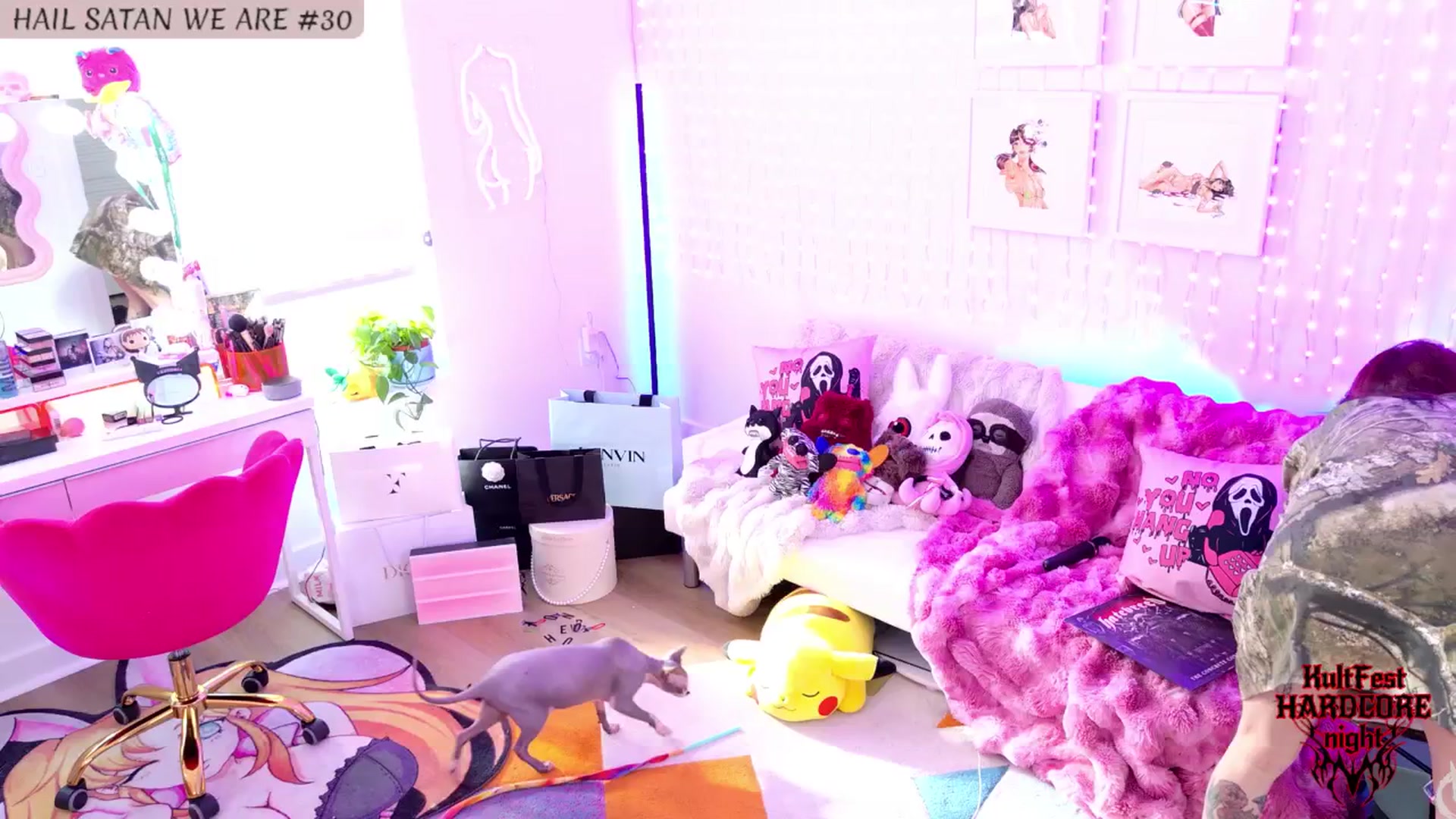 Gallery image thumbnail from KasaraWood's myfreecams stream on, 04/06/2025, 04:22 image 3 of 20
