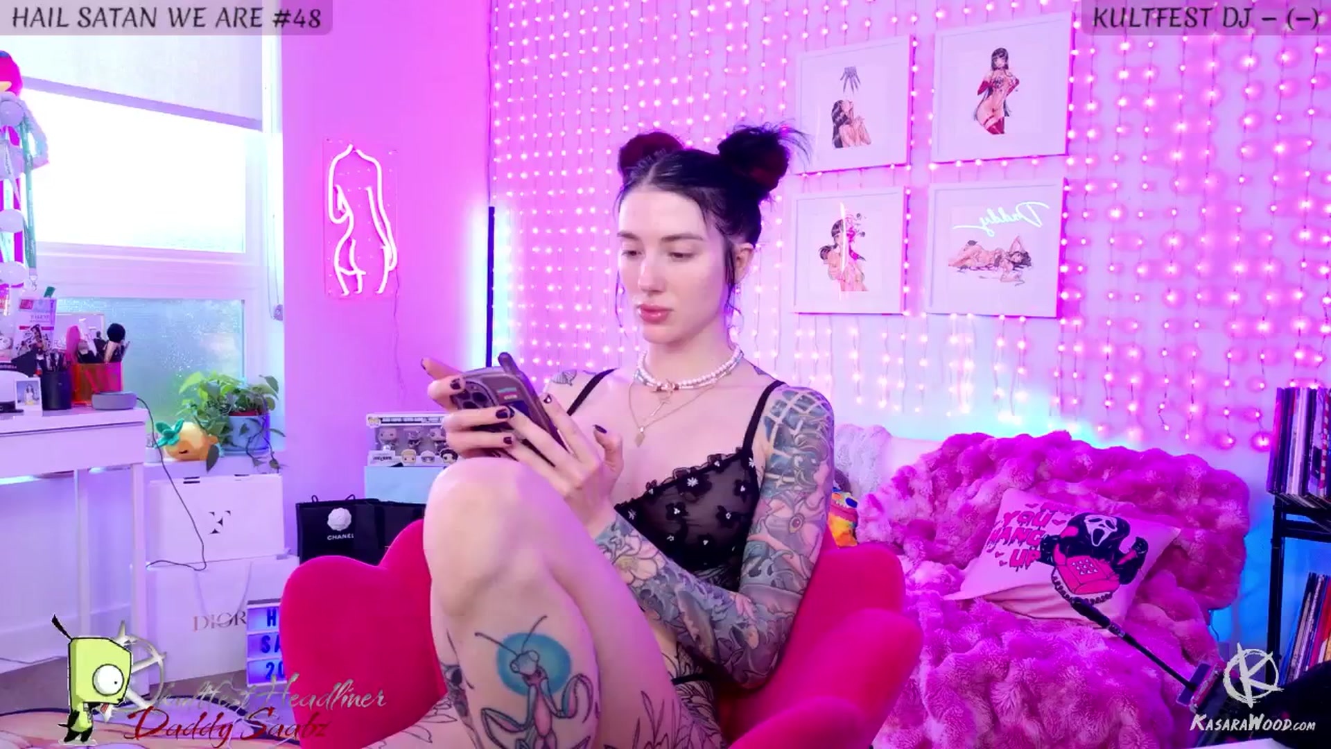 Gallery image thumbnail from KasaraWood's myfreecams stream on, 04/30/2025, 19:03 image 1 of 20