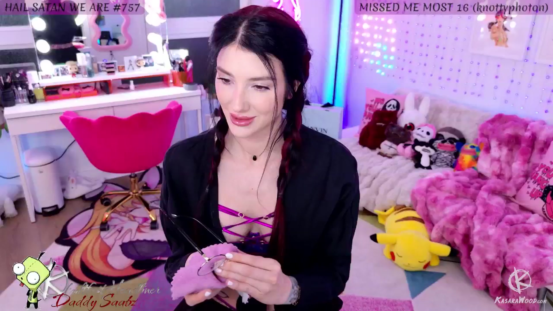 Gallery image thumbnail from KasaraWood's myfreecams stream on, 05/19/2025, 03:28 image 2 of 20
