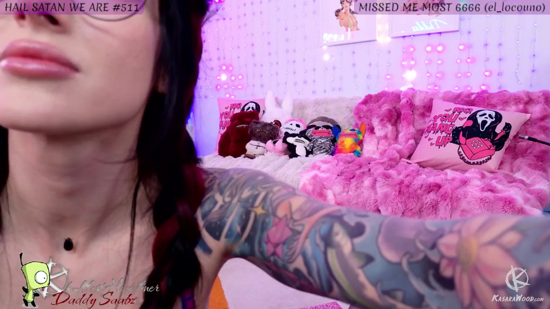 Gallery image thumbnail from KasaraWood's myfreecams stream on, 05/19/2025, 06:14 image 7 of 20