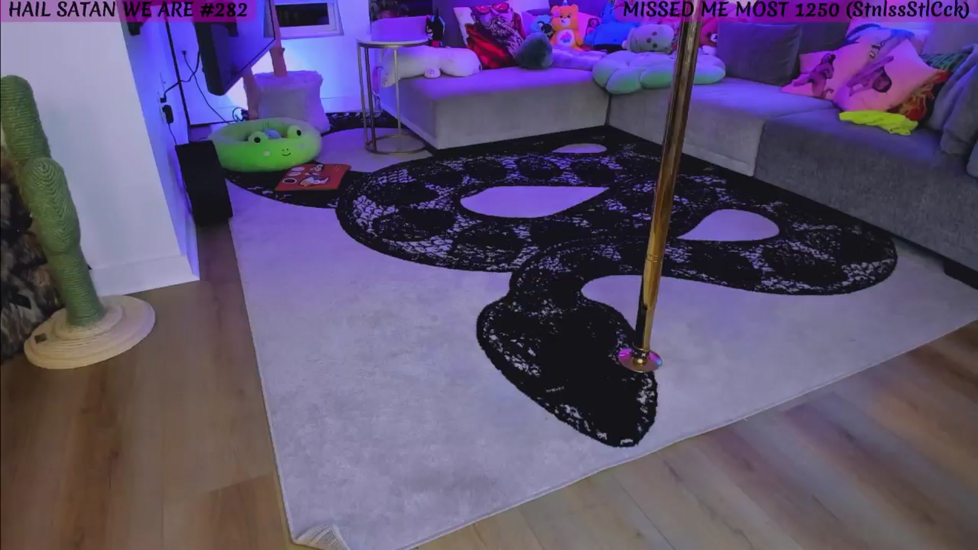 Gallery image thumbnail from KasaraWood's myfreecams stream on, 05/26/2025, 04:32 image 11 of 20