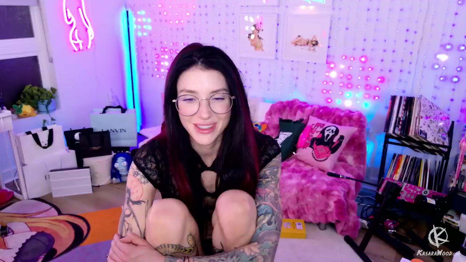 Gallery image thumbnail from KasaraWood's myfreecams stream on, 06/06/2025, 04:21 image 18 of 20