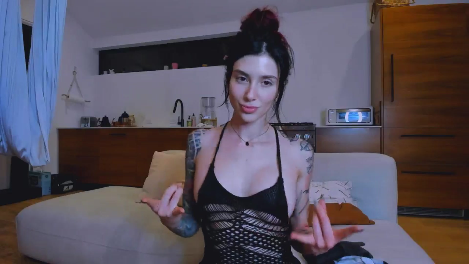 Gallery image thumbnail from KasaraWood's myfreecams stream on, 06/13/2025, 05:40 image 14 of 20