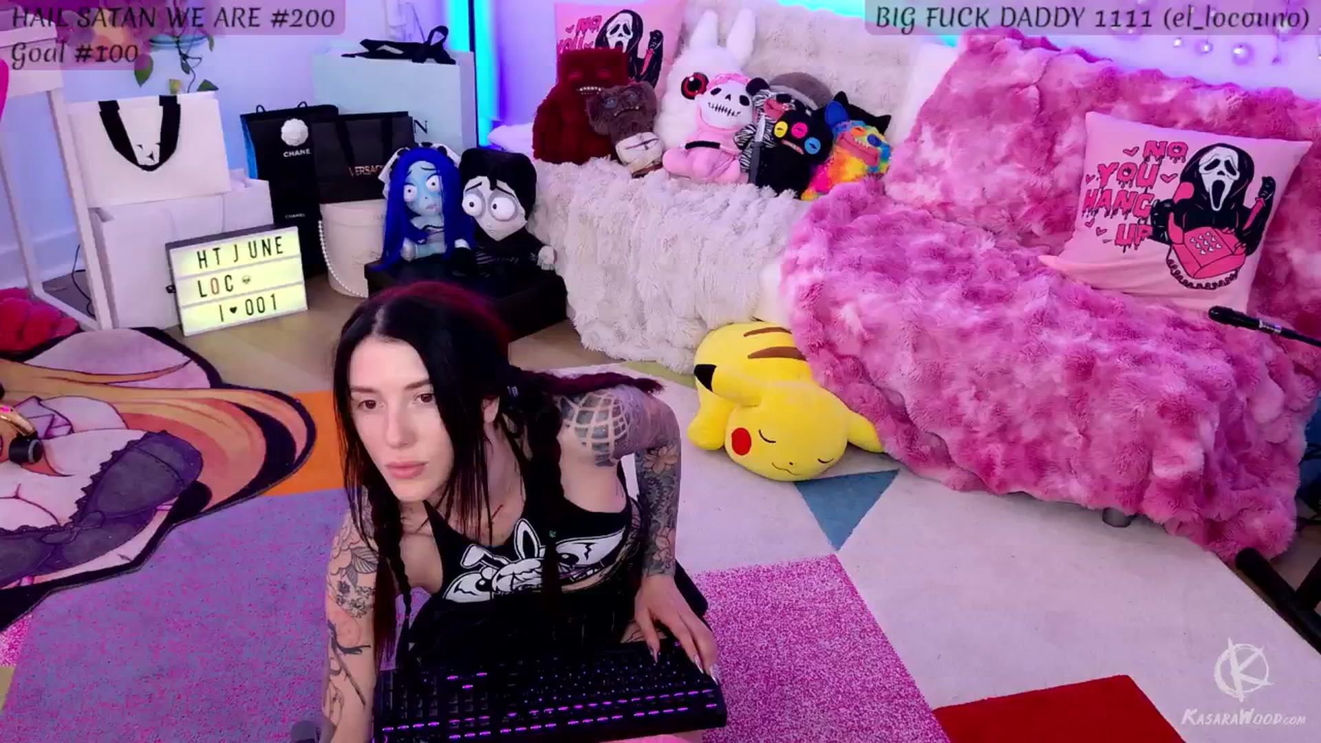 Gallery image thumbnail from KasaraWood's myfreecams stream on, 06/19/2025, 03:17 image 20 of 20