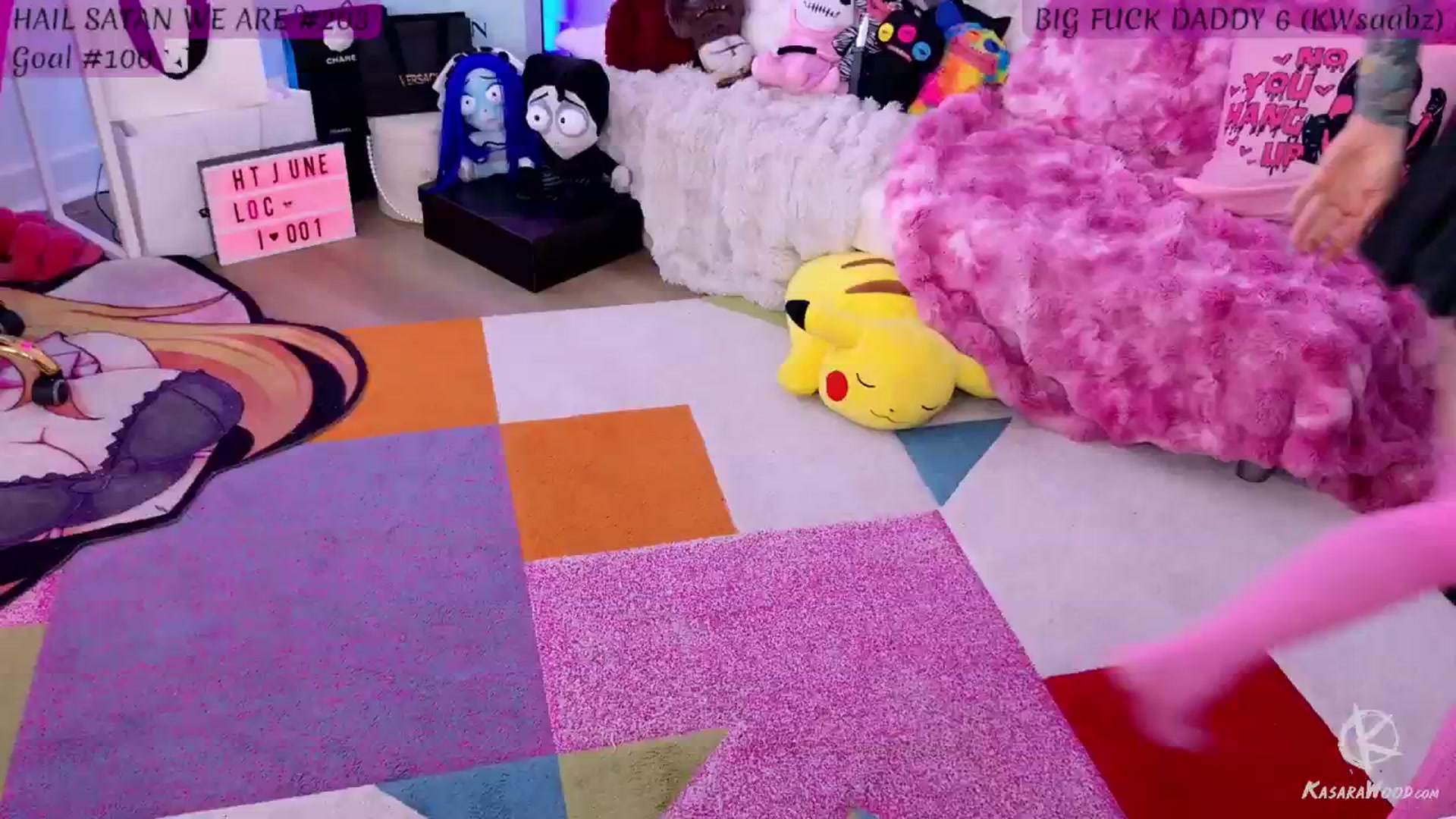 Gallery image thumbnail from KasaraWood's myfreecams stream on, 06/19/2025, 03:17 image 7 of 20