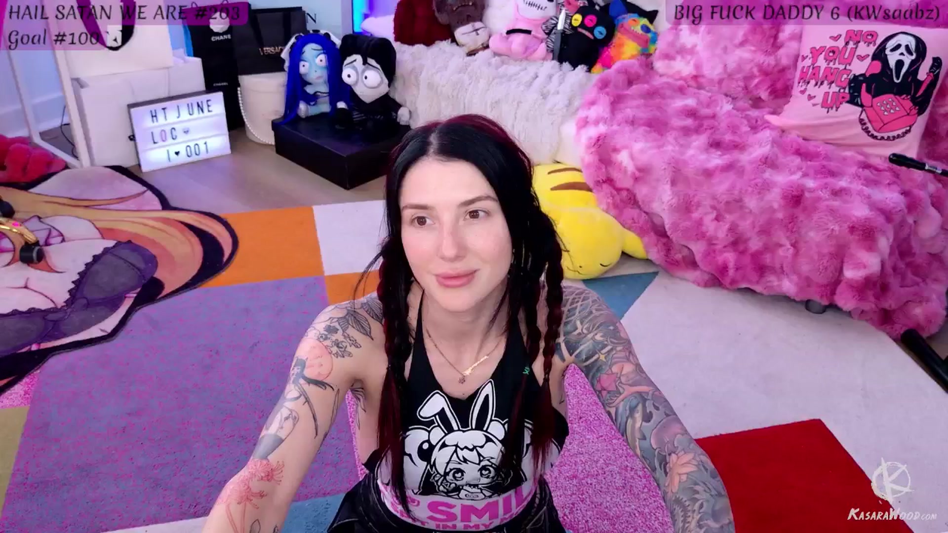 Gallery image thumbnail from KasaraWood's myfreecams stream on, 06/19/2025, 03:17 image 3 of 20