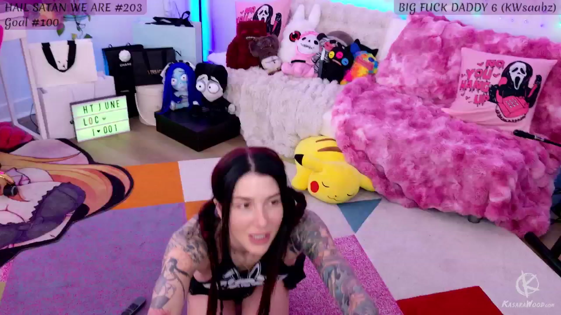 Gallery image thumbnail from KasaraWood's myfreecams stream on, 06/19/2025, 03:17 image 14 of 20