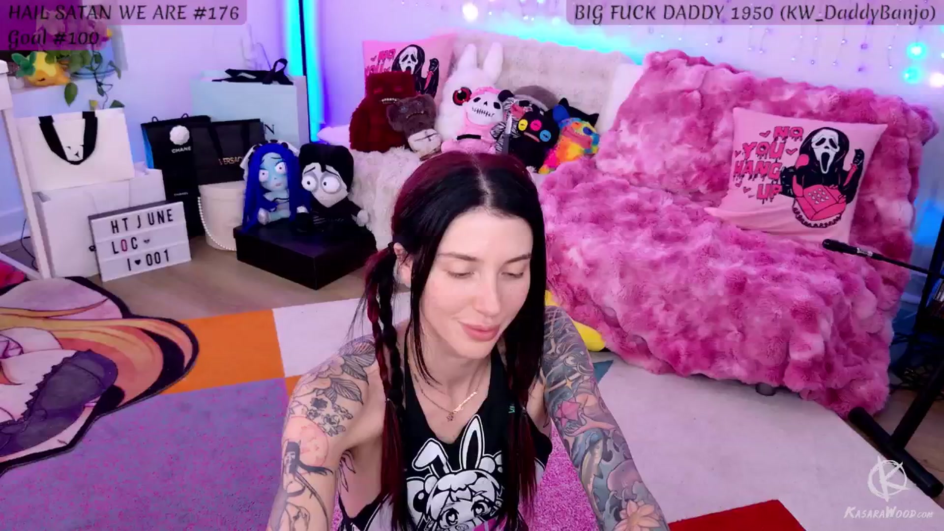 Gallery image thumbnail from KasaraWood's myfreecams stream on, 06/19/2025, 05:47 image 7 of 20