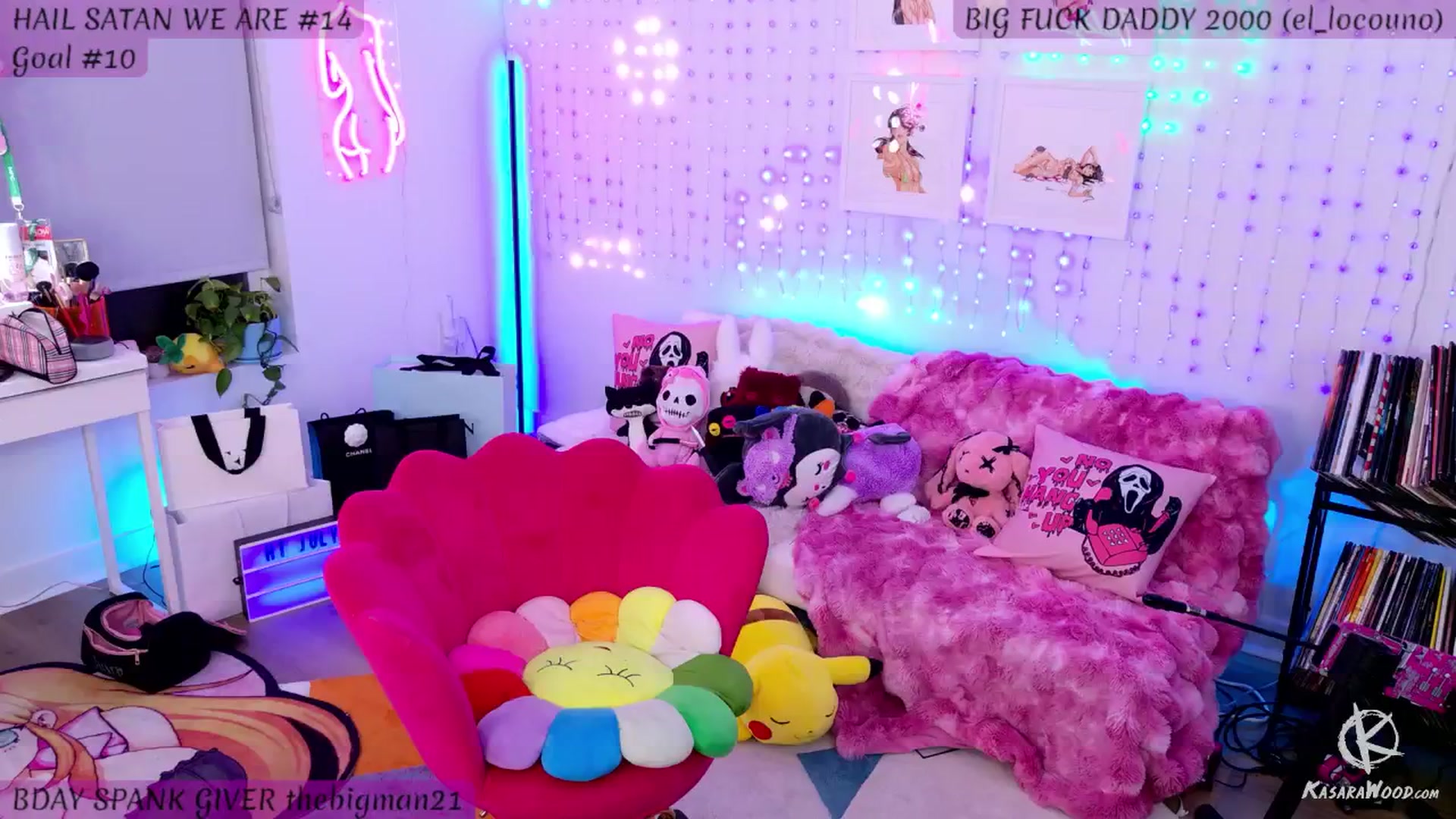 Gallery image thumbnail from KasaraWood's myfreecams stream on, 07/04/2025, 04:22 image 14 of 20