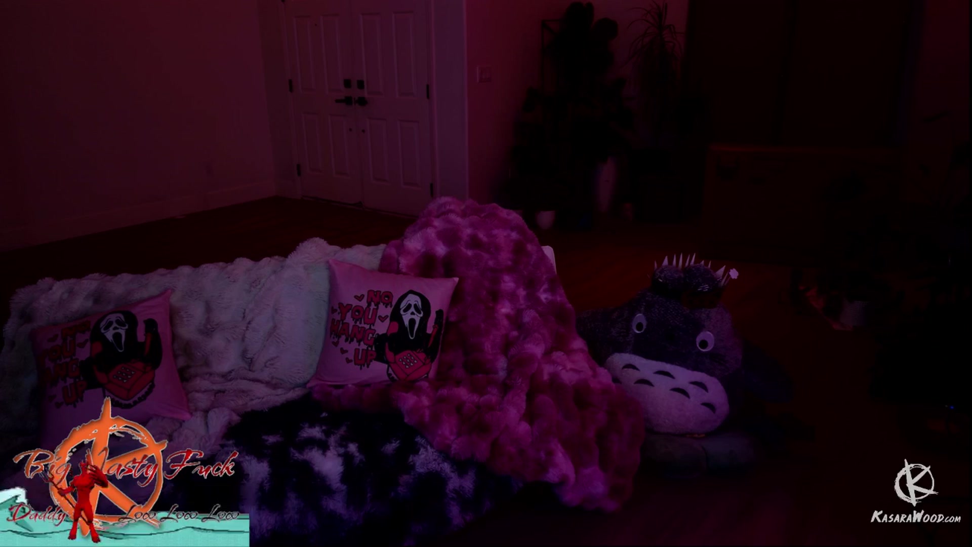 Gallery image thumbnail from KasaraWood's myfreecams stream on, 08/04/2025, 06:31 image 10 of 20