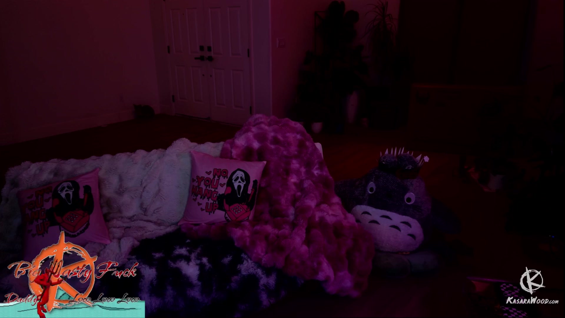 Gallery image thumbnail from KasaraWood's myfreecams stream on, 08/04/2025, 06:31 image 11 of 20
