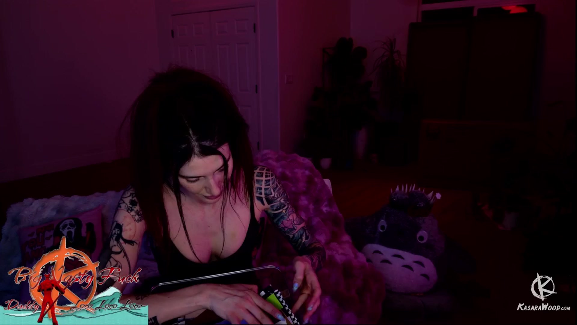 Gallery image thumbnail from KasaraWood's myfreecams stream on, 08/04/2025, 06:31 image 1 of 20