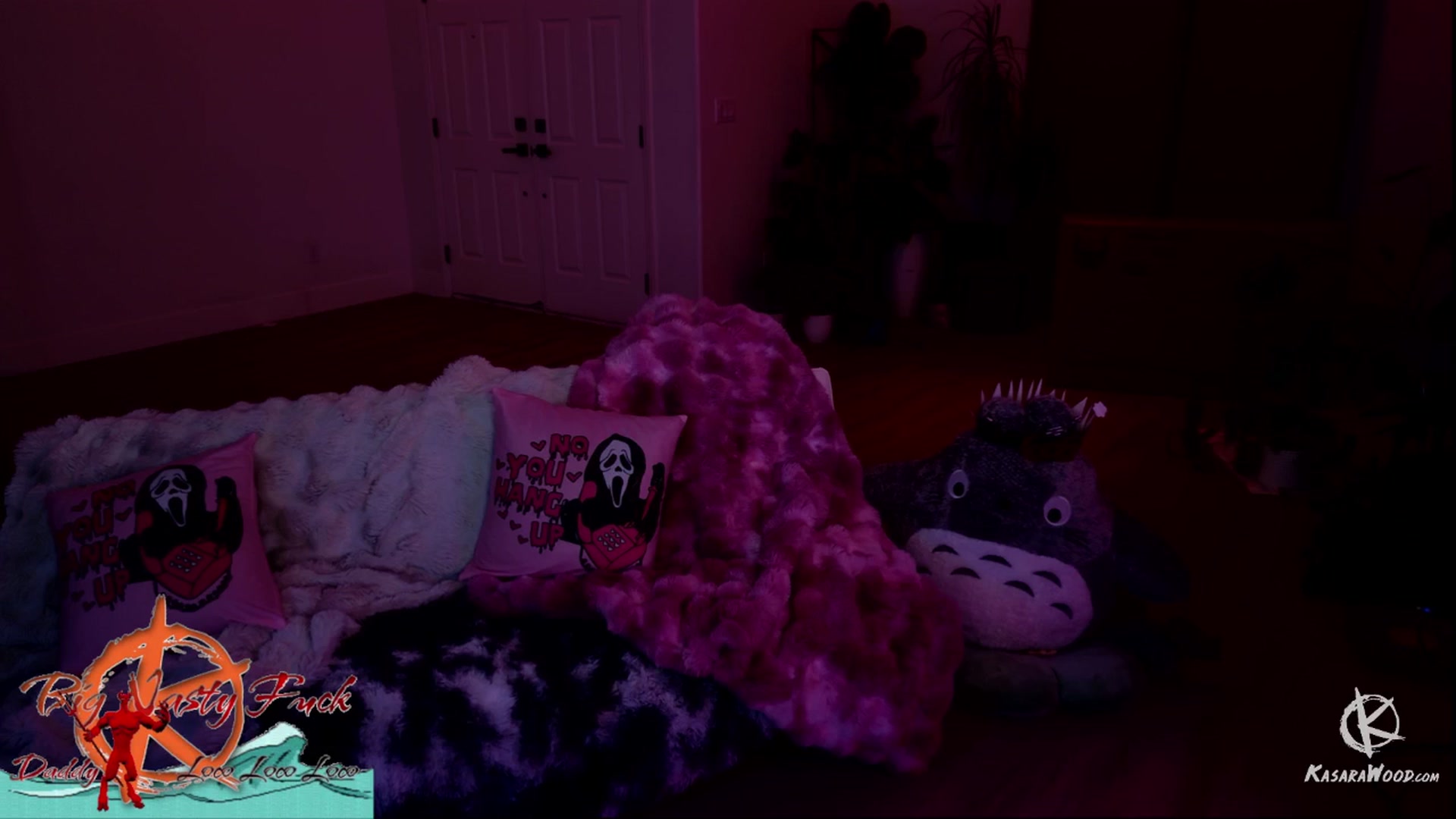 Gallery image thumbnail from KasaraWood's myfreecams stream on, 08/04/2025, 06:31 image 5 of 20