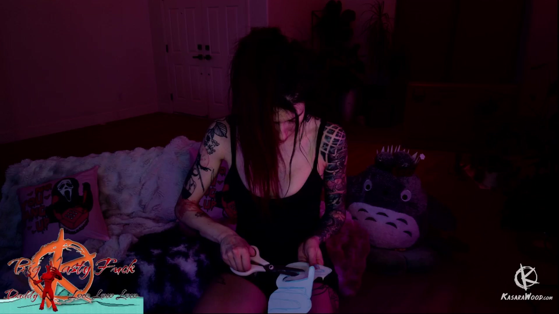 Gallery image thumbnail from KasaraWood's myfreecams stream on, 08/04/2025, 06:31 image 8 of 20