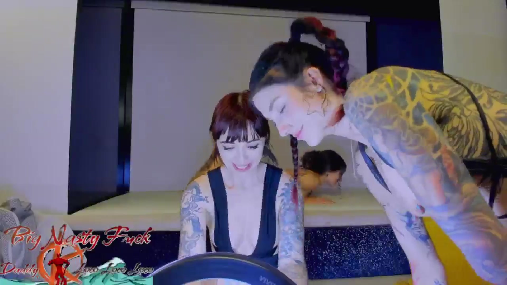 Gallery image thumbnail from KasaraWood's myfreecams stream on, 08/16/2025, 08:05 image 11 of 20