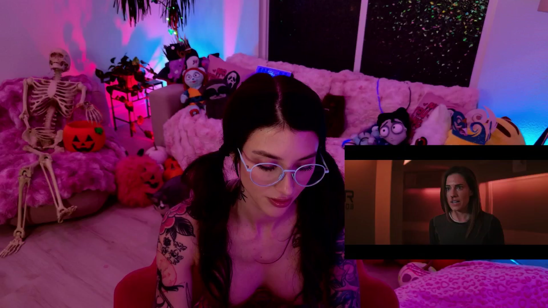 Gallery image thumbnail from KasaraWood's myfreecams stream on, 10/06/2025, 06:09 image 12 of 20