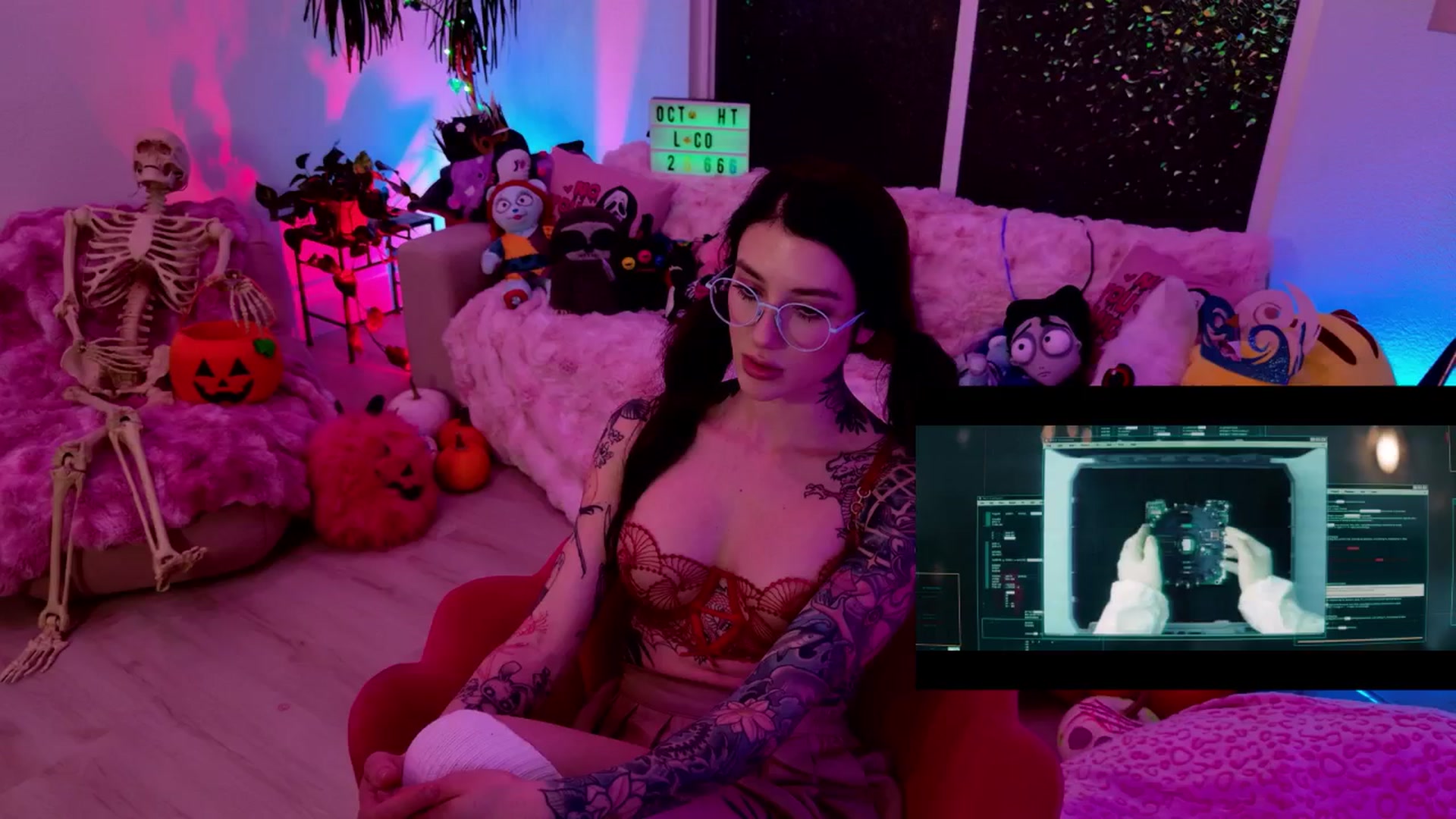 Gallery image thumbnail from KasaraWood's myfreecams stream on, 10/06/2025, 06:09 image 7 of 20