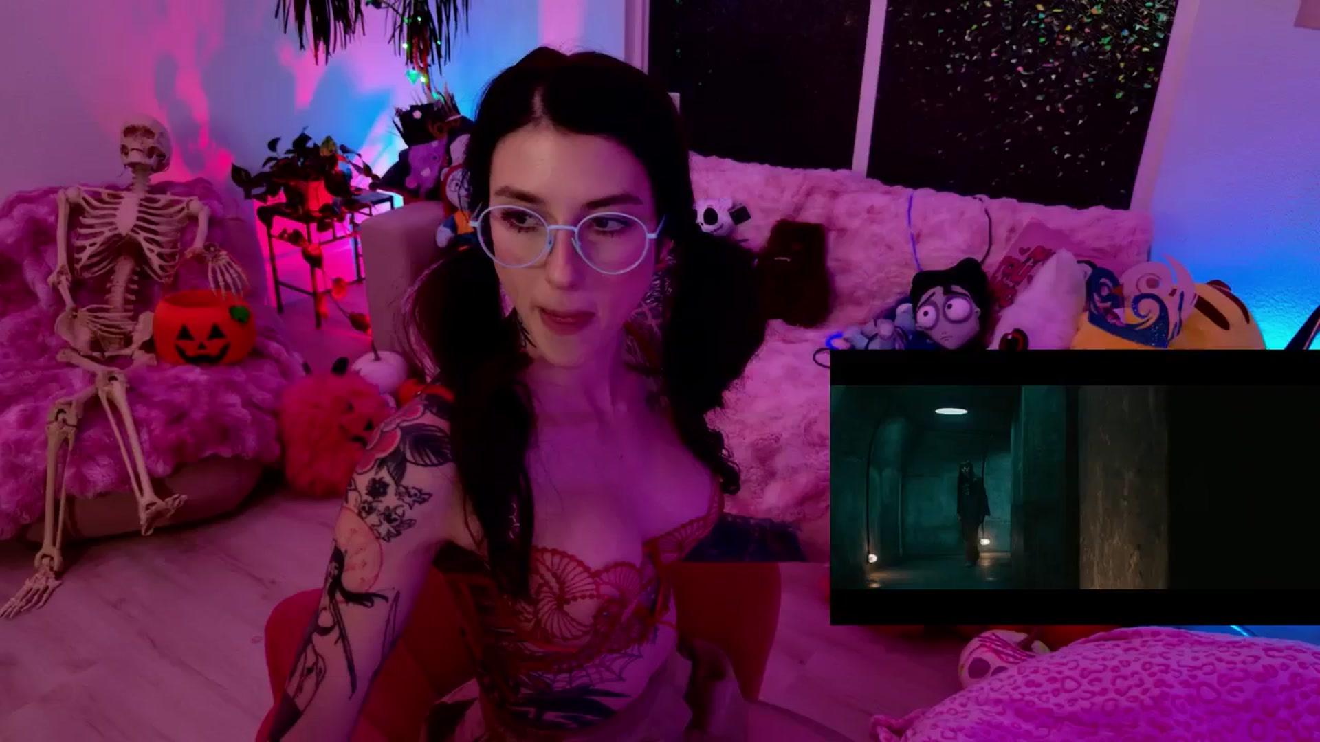 Gallery image thumbnail from KasaraWood's myfreecams stream on, 10/06/2025, 06:09 image 6 of 20