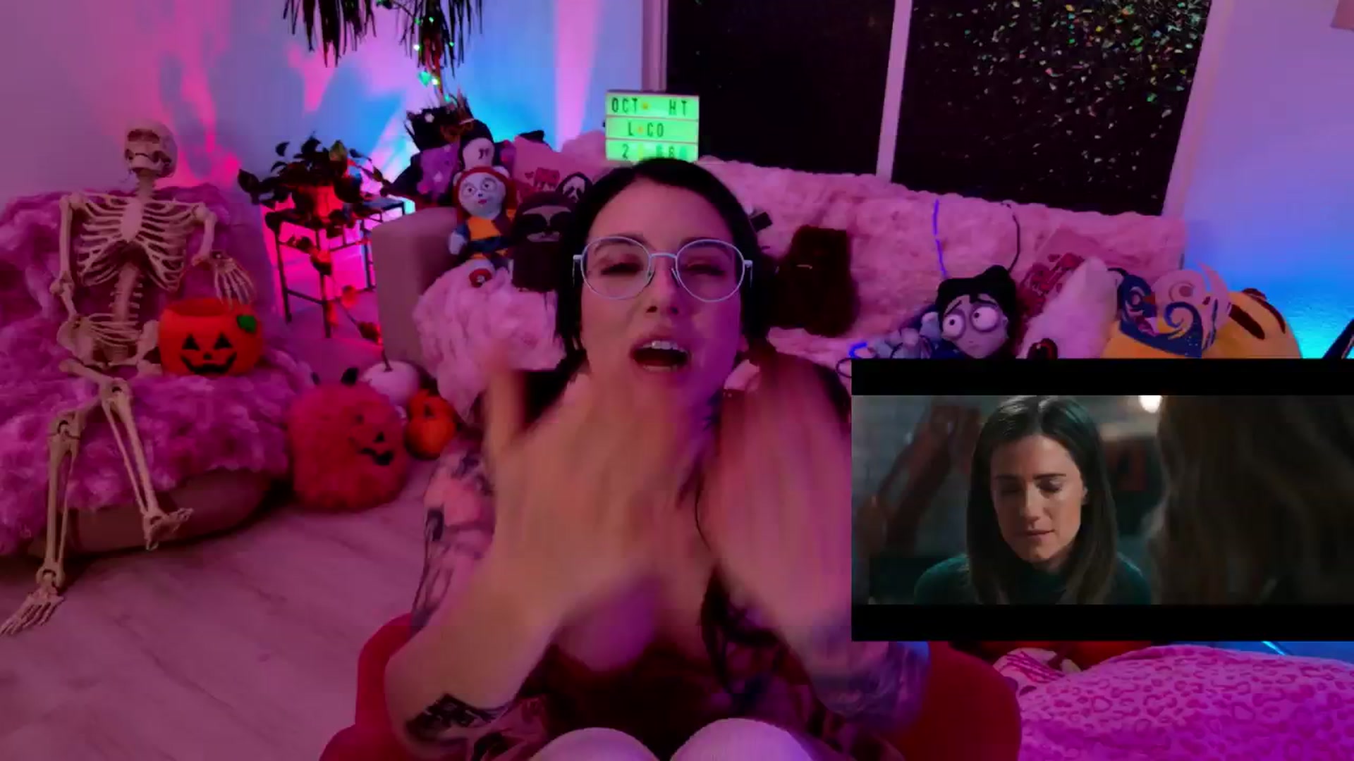 Gallery image thumbnail from KasaraWood's myfreecams stream on, 10/06/2025, 06:09 image 9 of 20