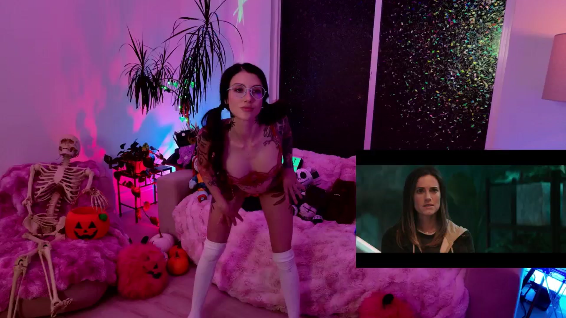 Gallery image thumbnail from KasaraWood's myfreecams stream on, 10/06/2025, 06:09 image 10 of 20
