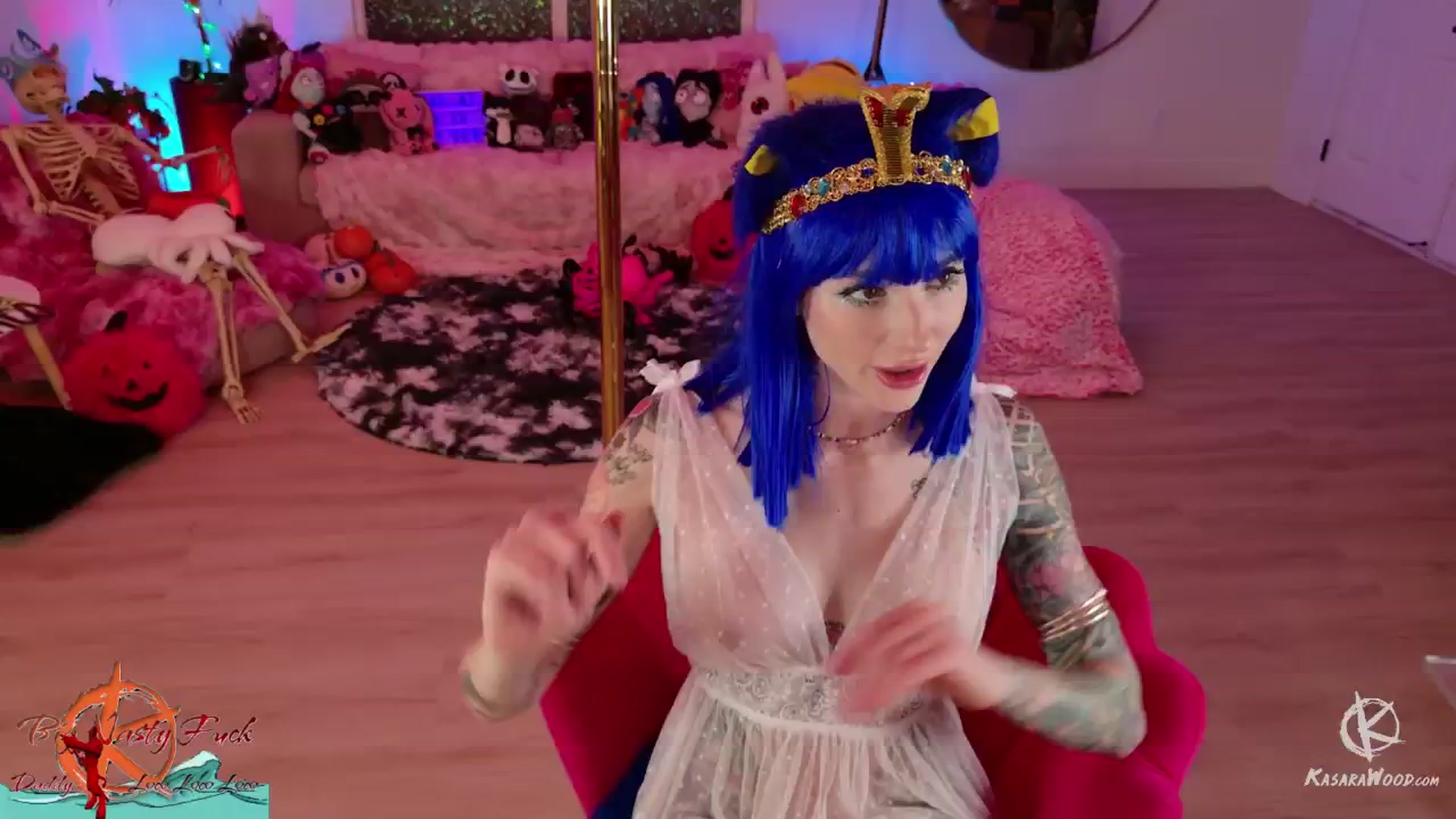 Gallery image thumbnail from KasaraWood's myfreecams stream on, 10/10/2025, 02:22 image 13 of 20