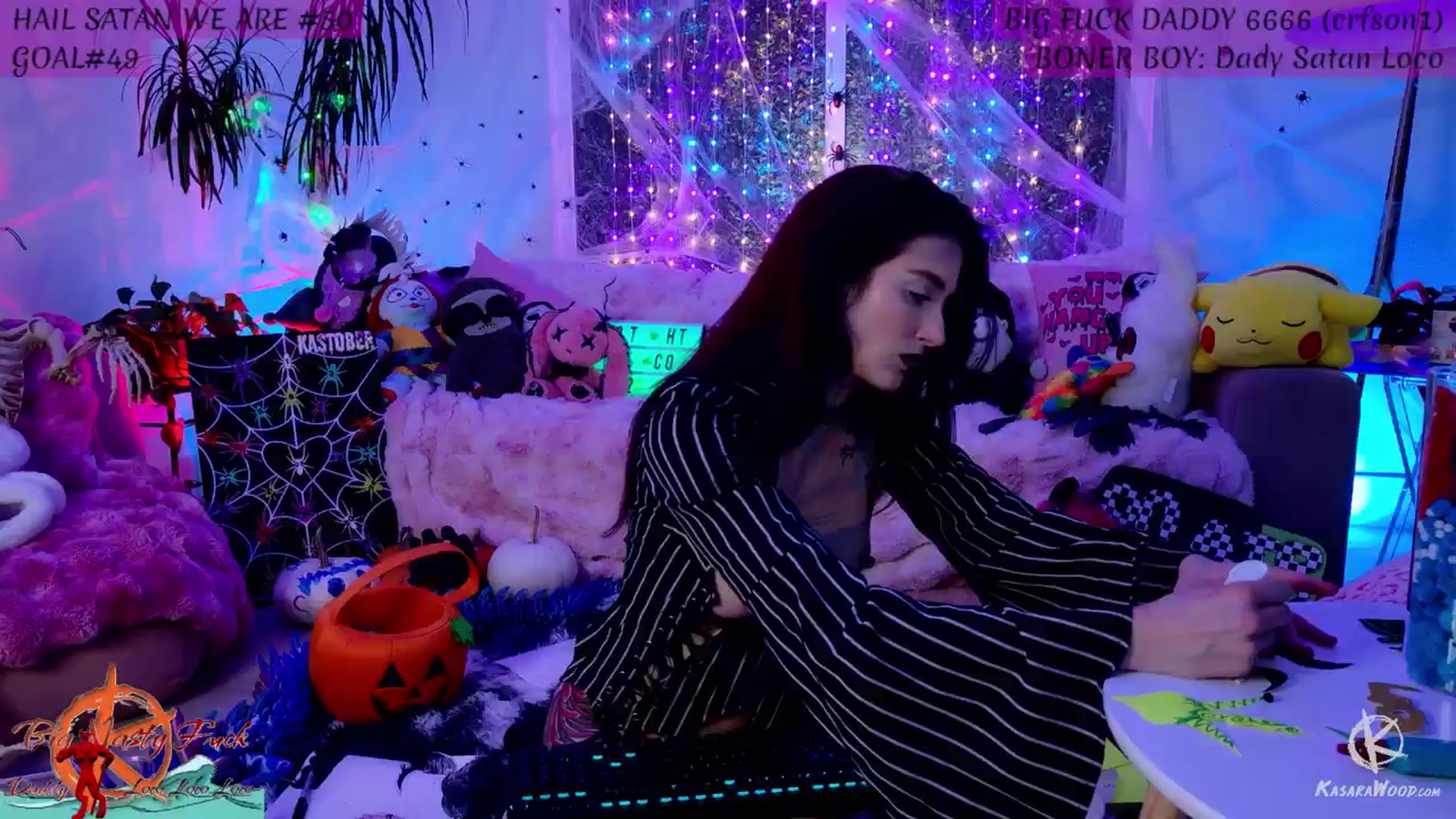 Gallery image thumbnail from KasaraWood's myfreecams stream on, 10/12/2025, 05:32 image 13 of 20