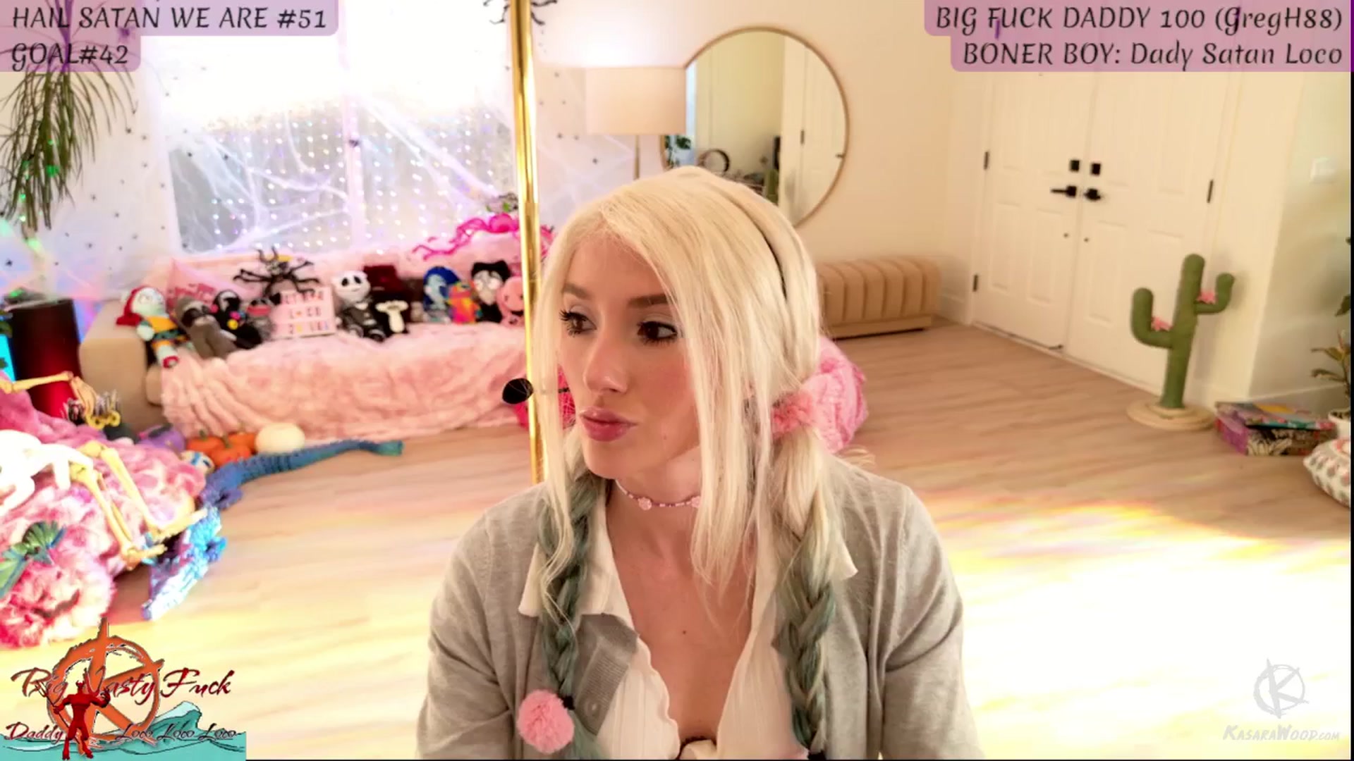 Gallery image thumbnail from KasaraWood's myfreecams stream on, 10/19/2025, 24:00 image 20 of 20