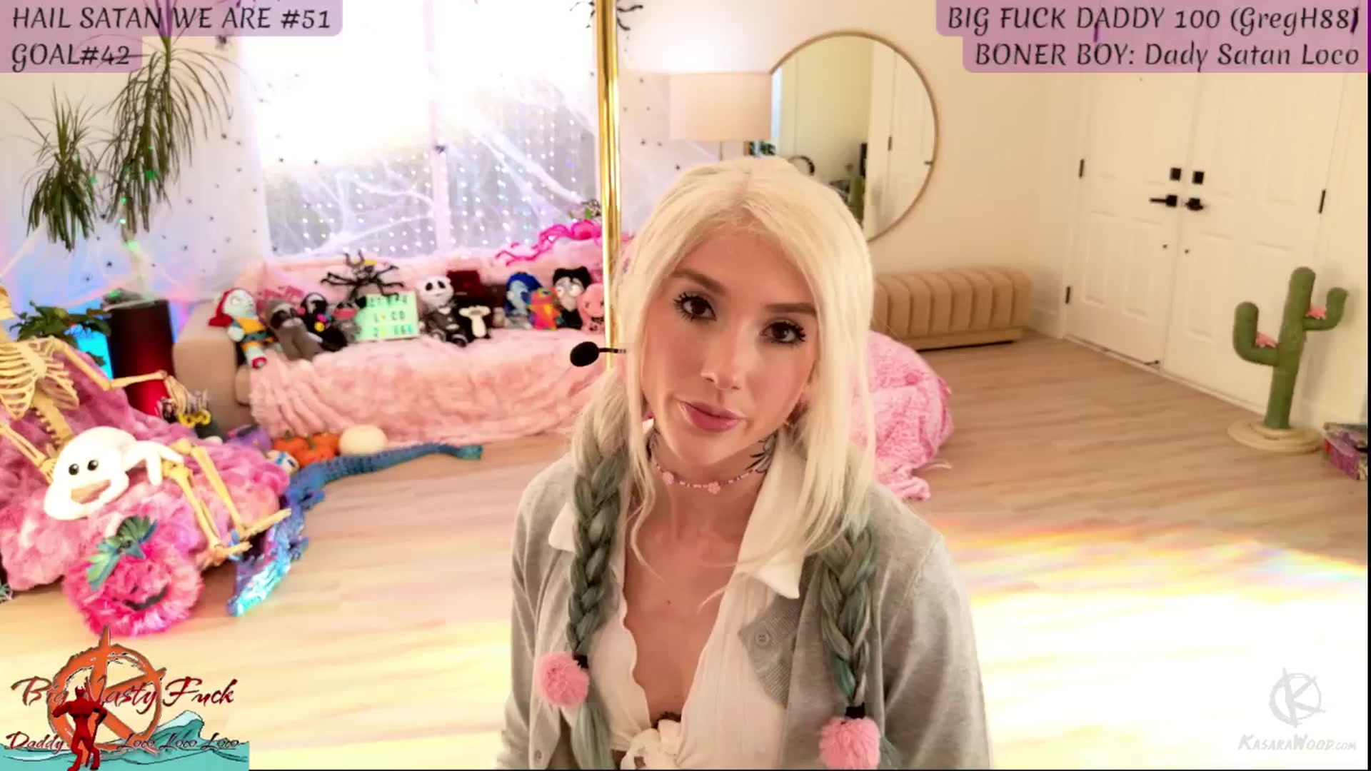 Gallery image thumbnail from KasaraWood's myfreecams stream on, 10/19/2025, 24:00 image 10 of 20
