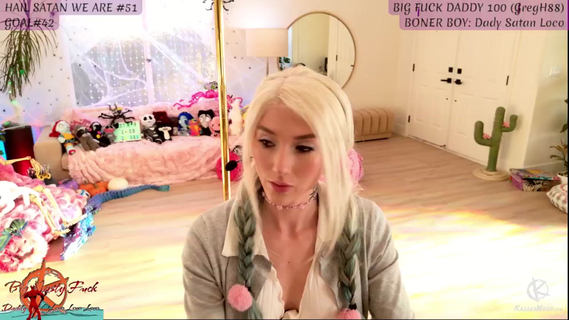 Gallery image thumbnail from KasaraWood's myfreecams stream on, 10/19/2025, 03:56 image 1 of 20