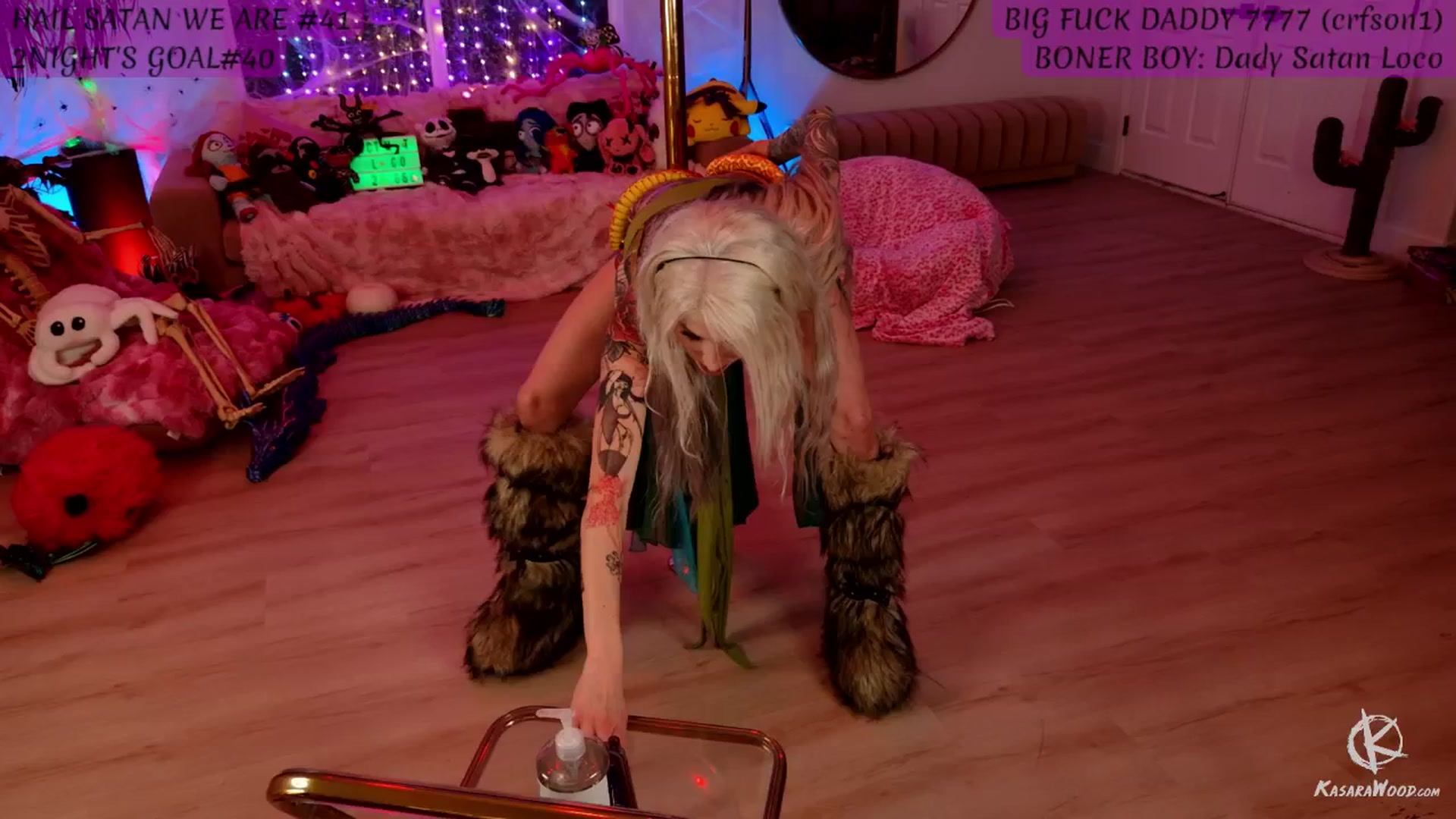 Gallery image thumbnail from KasaraWood's myfreecams stream on, 10/19/2025, 04:41 image 6 of 20