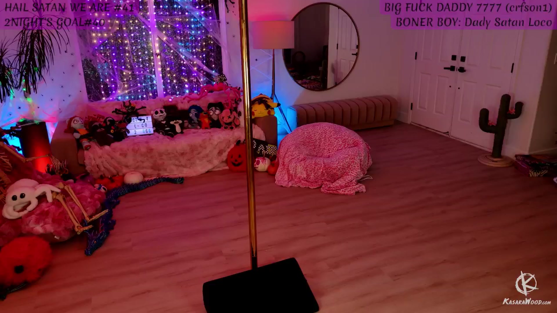 Gallery image thumbnail from KasaraWood's myfreecams stream on, 10/19/2025, 05:29 image 1 of 20
