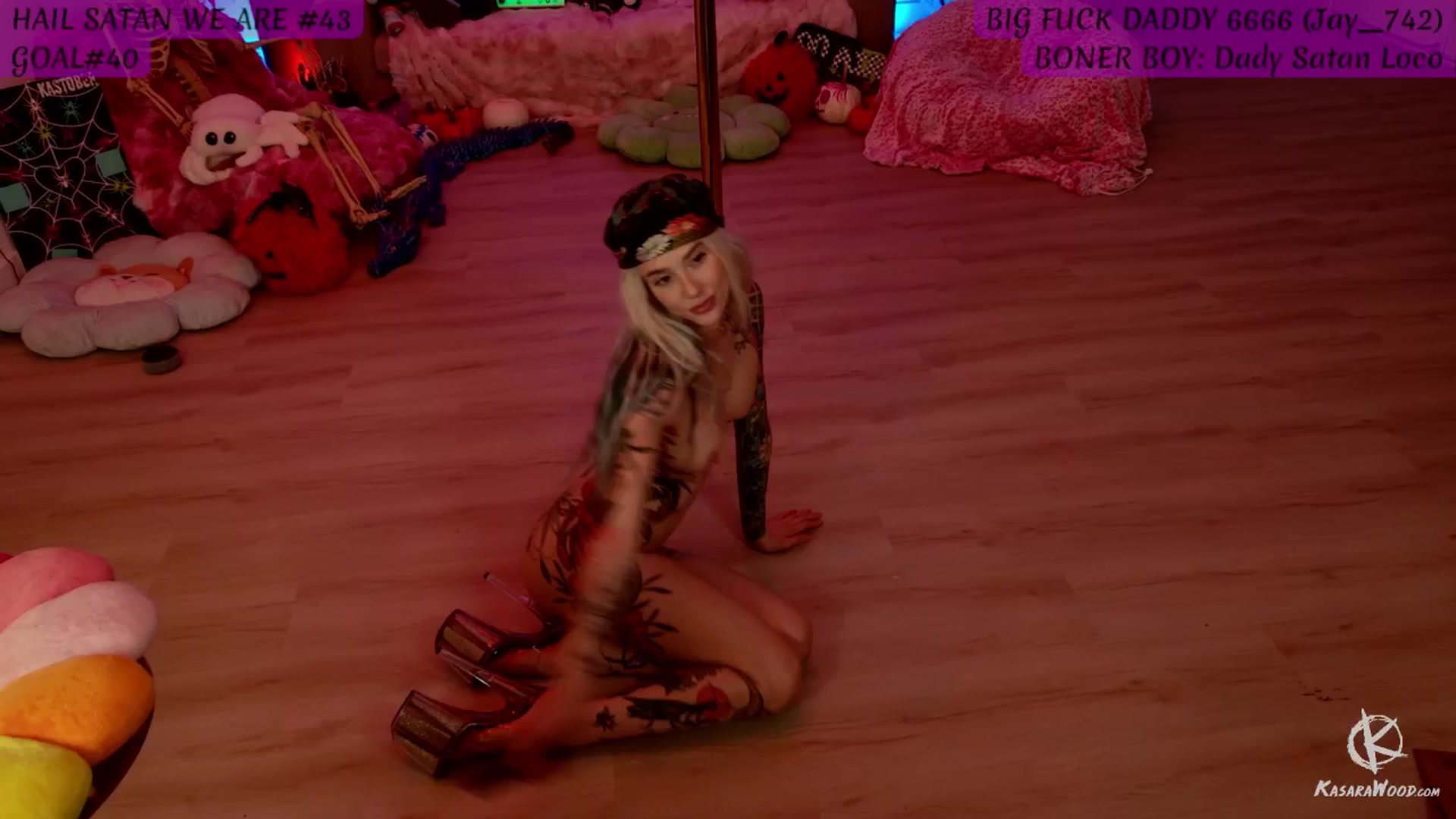 Gallery image thumbnail from KasaraWood's myfreecams stream on, 10/22/2025, 07:28 image 18 of 20