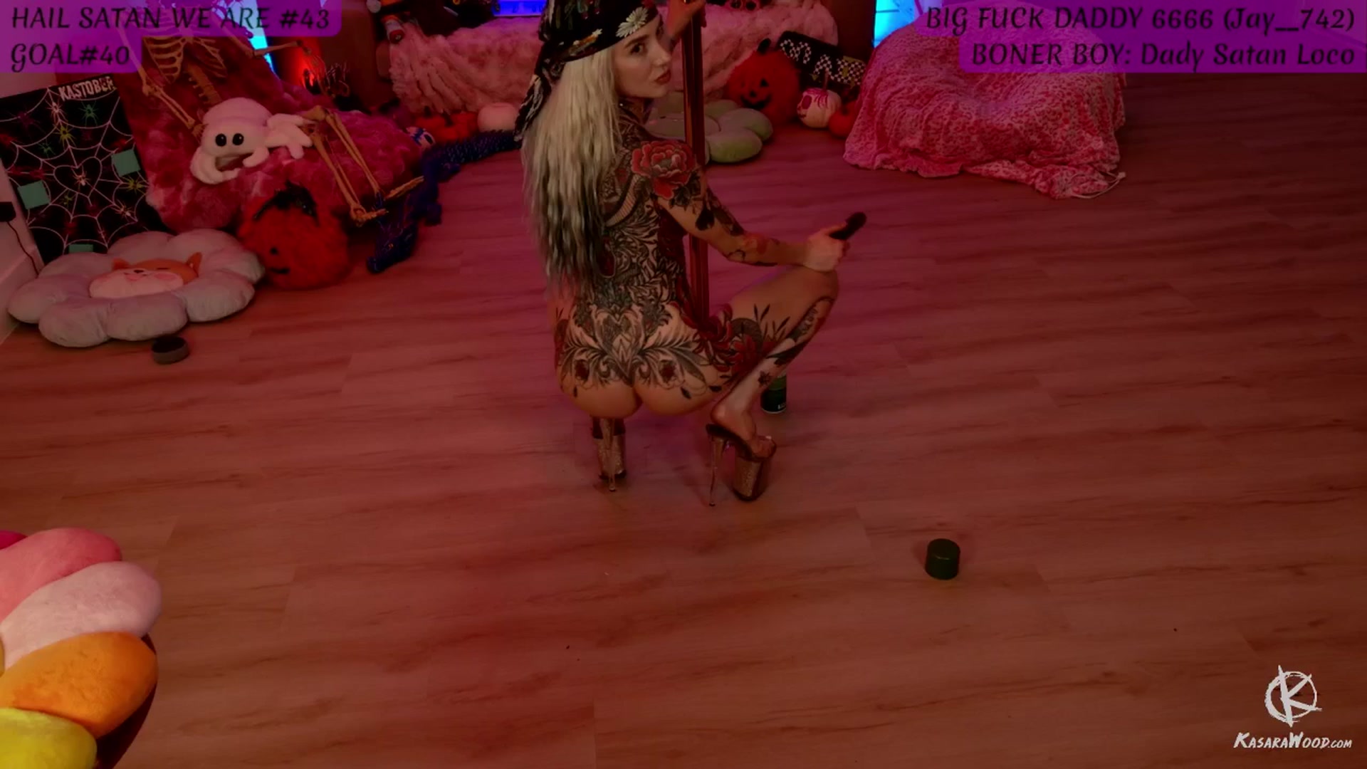 Gallery image thumbnail from KasaraWood's myfreecams stream on, 10/22/2025, 07:28 image 8 of 20