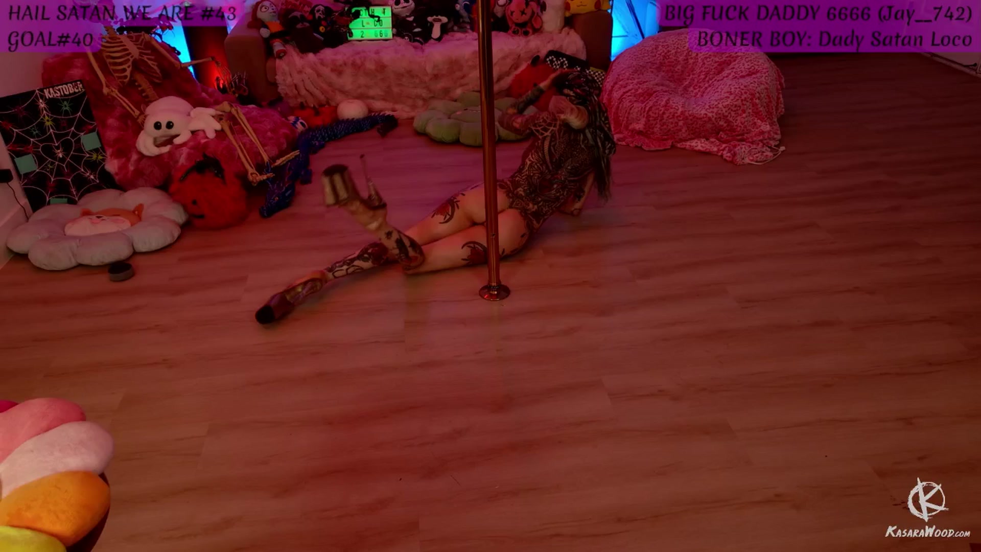 Gallery image thumbnail from KasaraWood's myfreecams stream on, 10/22/2025, 07:28 image 16 of 20