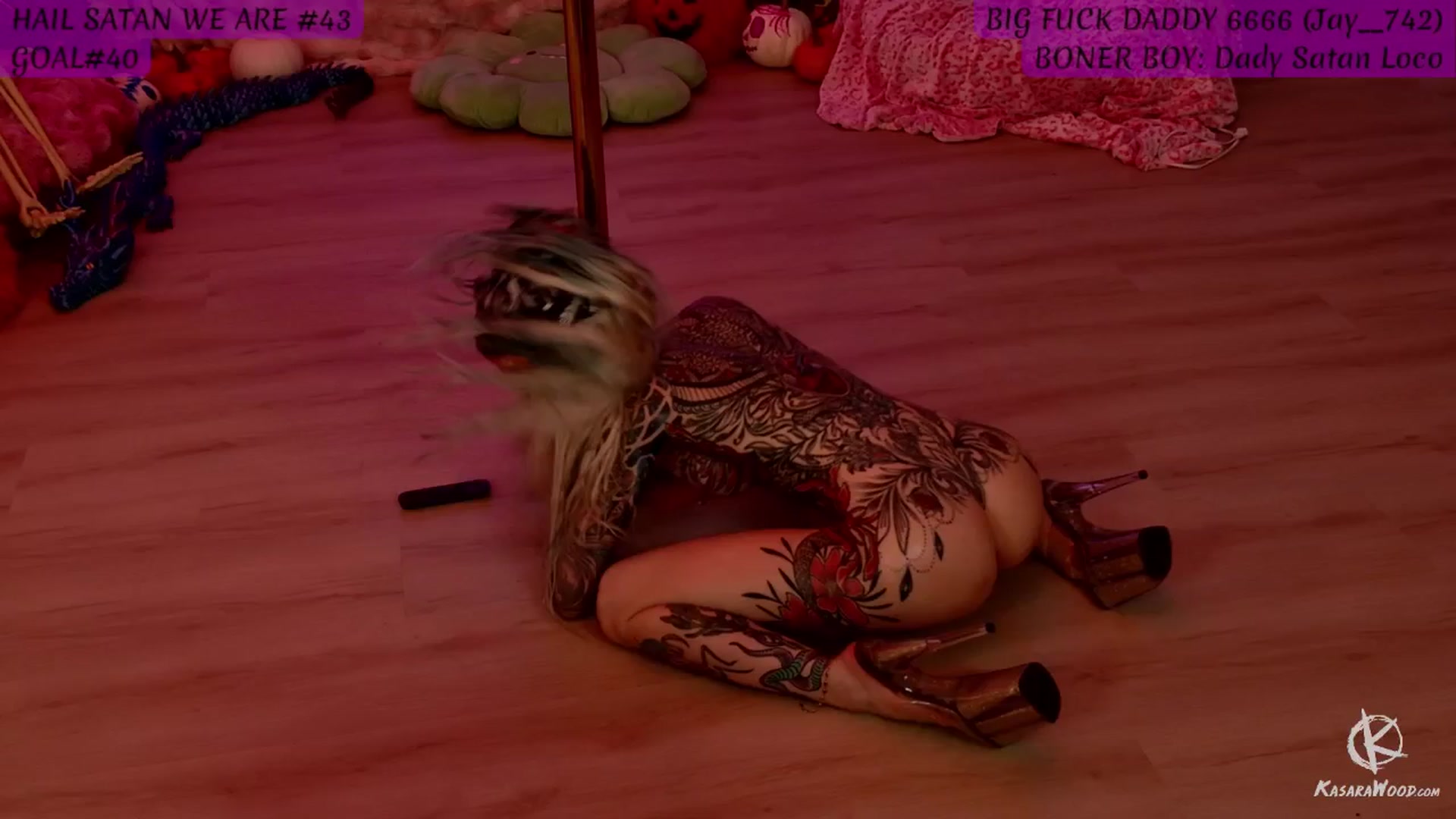 Gallery image thumbnail from KasaraWood's myfreecams stream on, 10/22/2025, 07:28 image 14 of 20